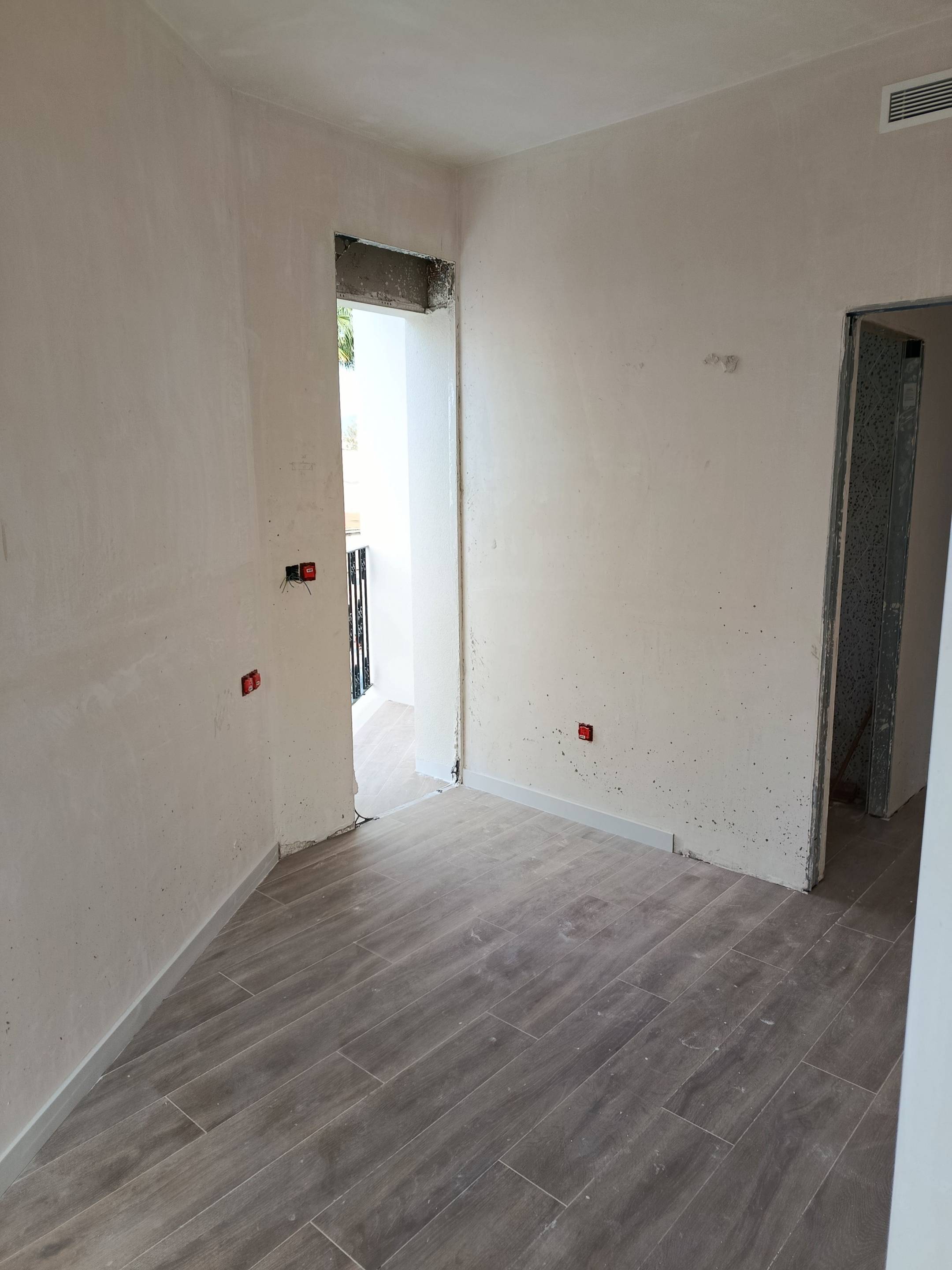 Living area with flooring detail, Bigastro, Alicante