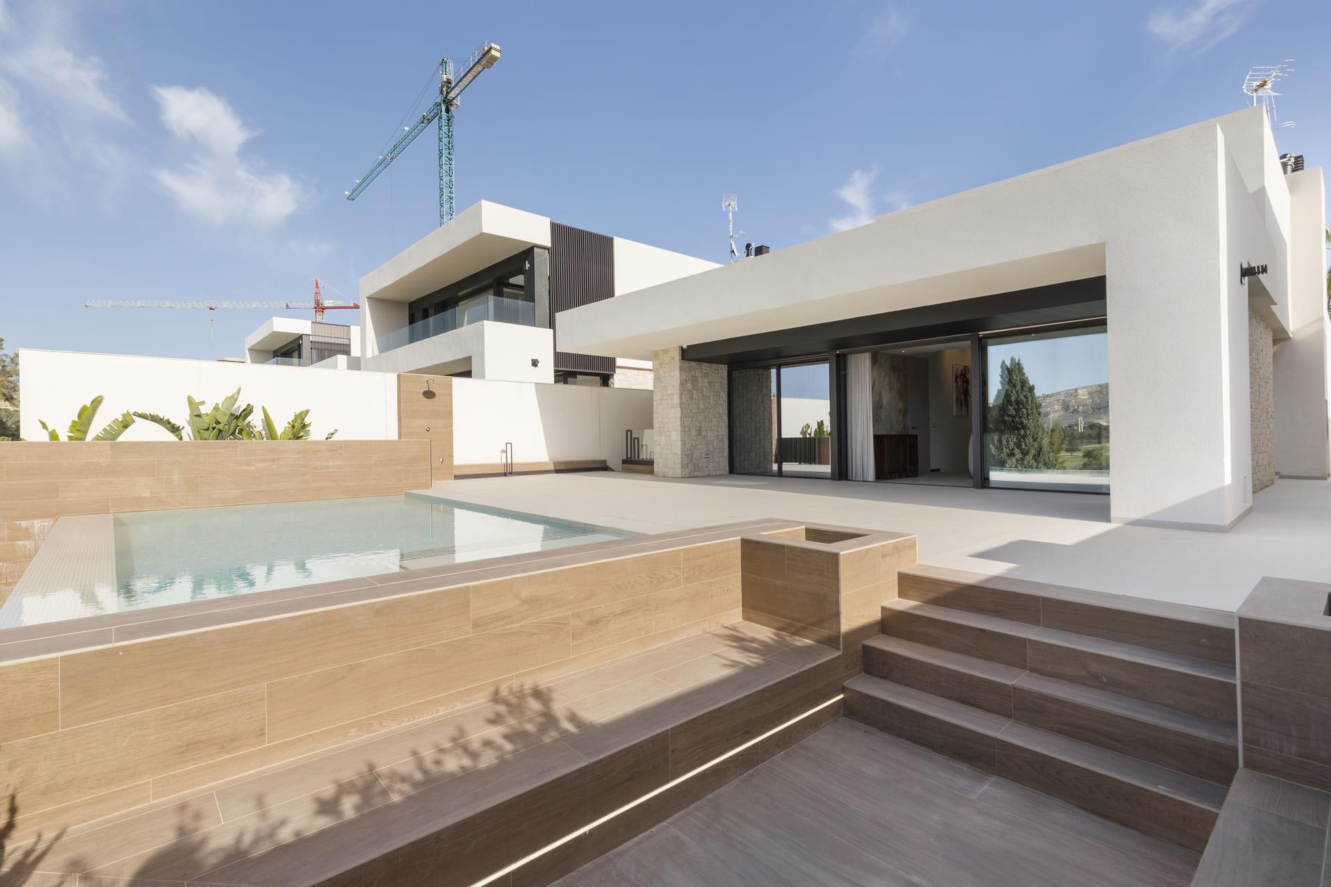 Elevated view of villa and 515m2 plot in Algorfa, Alicante