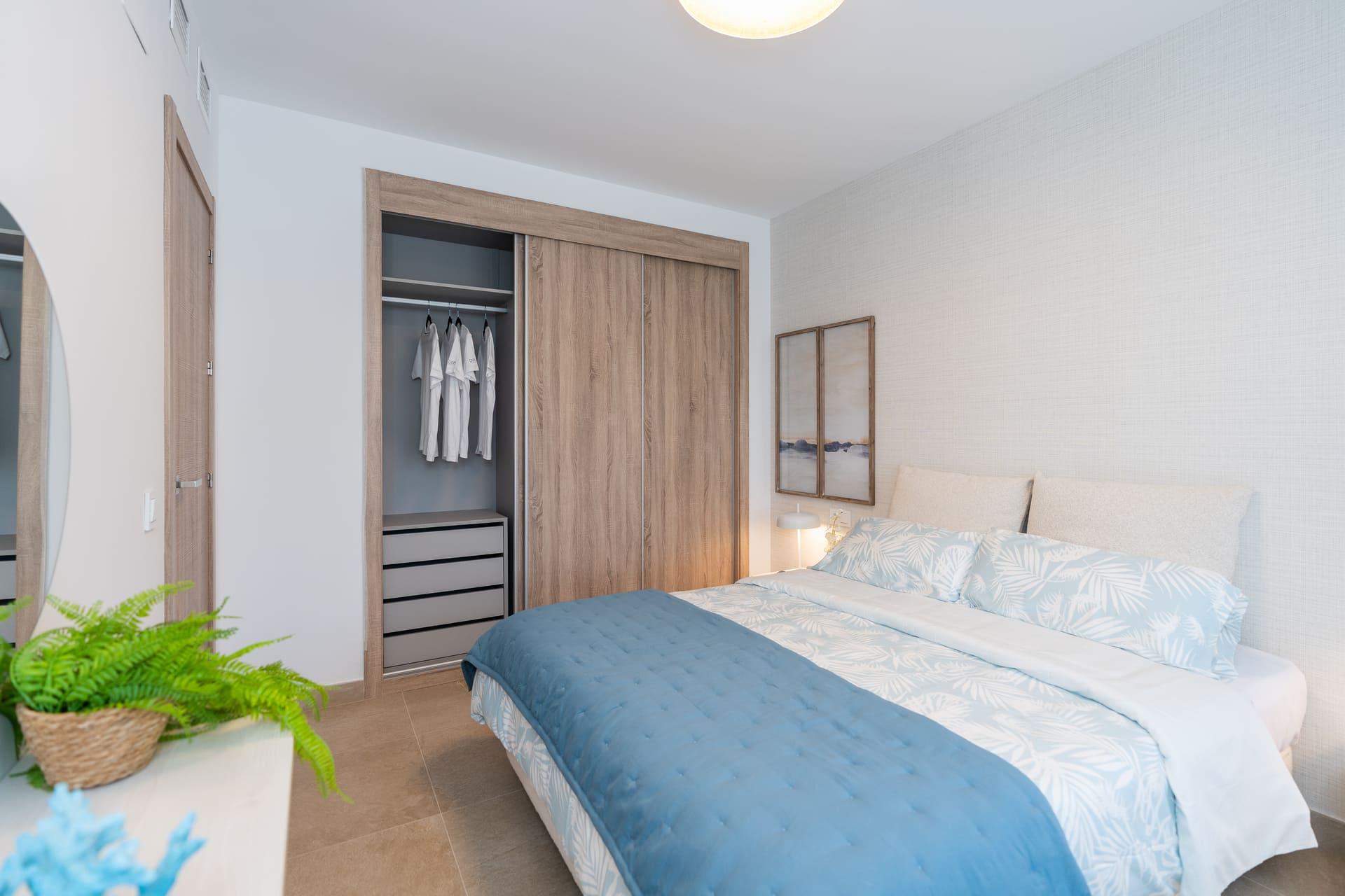 Dining area adjacent to kitchen in 2-bedroom apartment, Estepona Golf