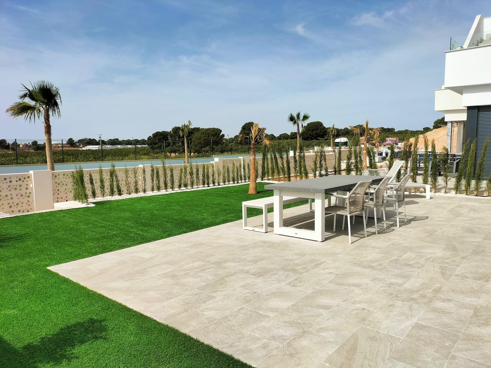 Outdoor space at rear of villa on 255m2 plot, Pinar de Campoverde