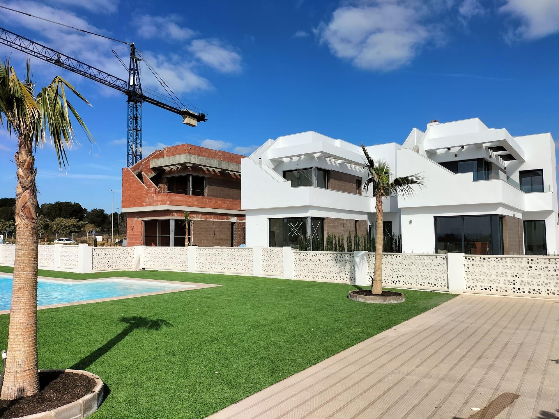 Flooring and wall finish in living area, 3-bedroom villa, Pinar de Campoverde