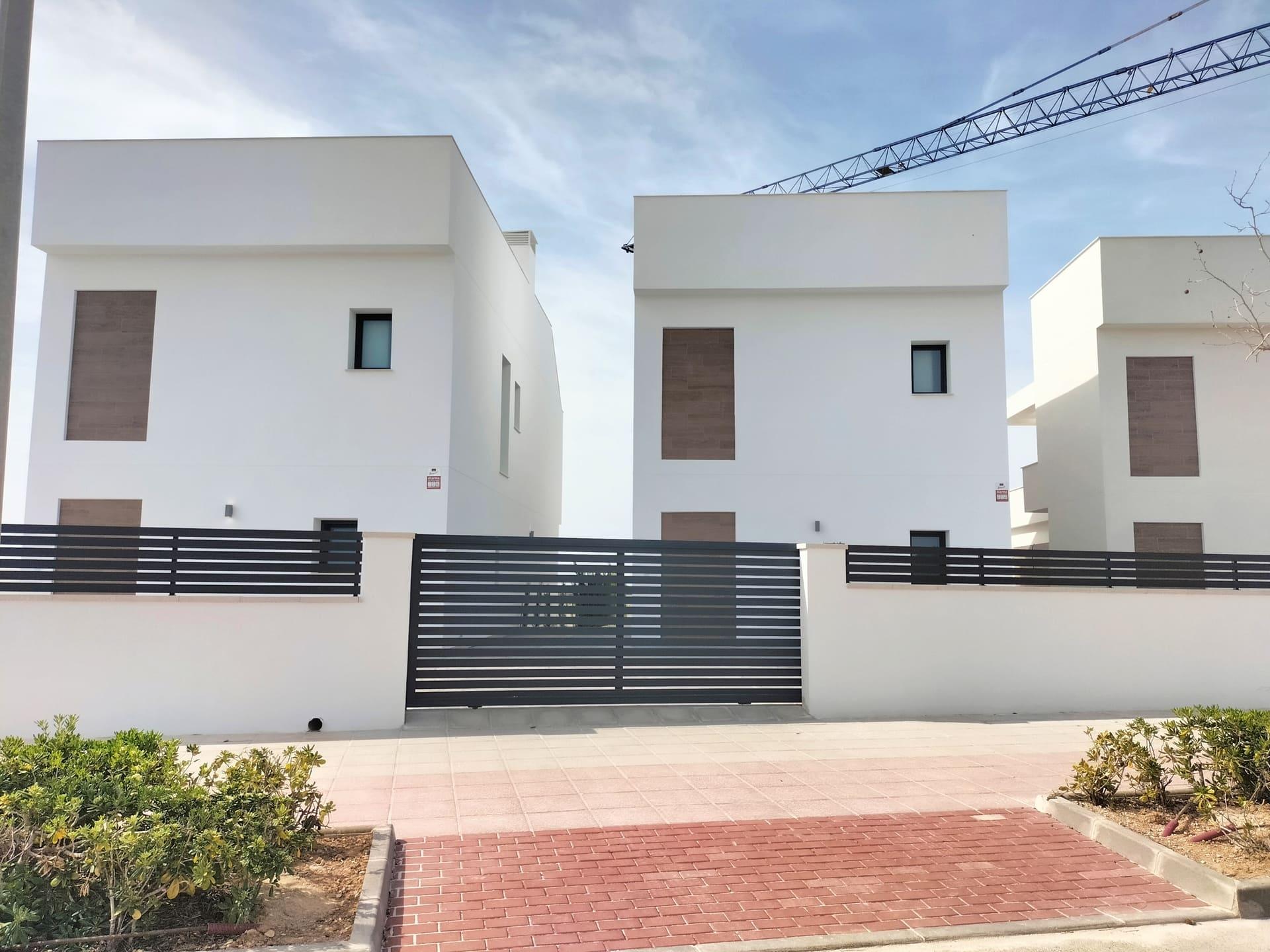 Internal door and corridor detail, 3-bedroom villa, Pinar de Campoverde