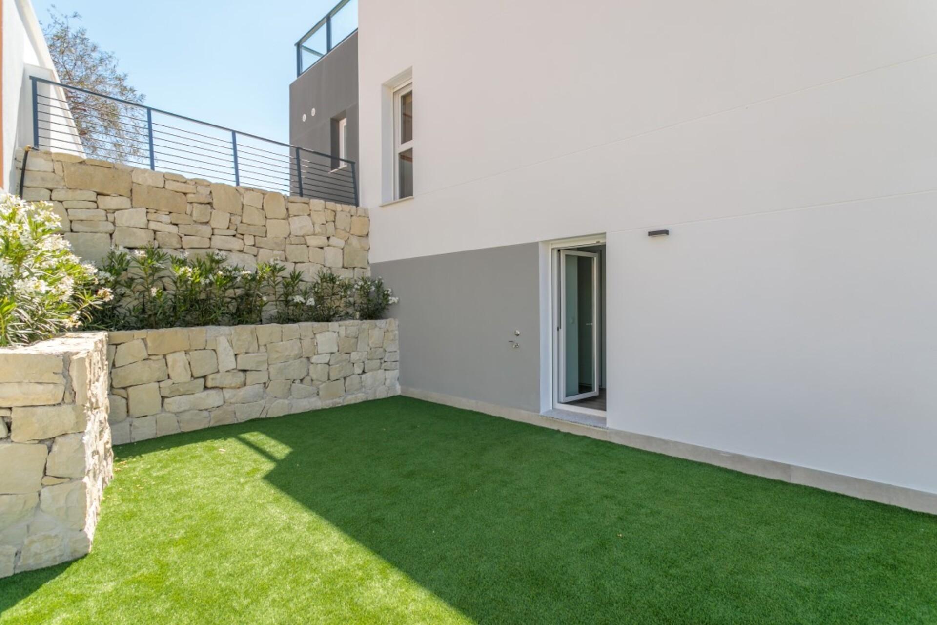 Window and natural light in bedroom, new-build villa, Balcón de Finestrat