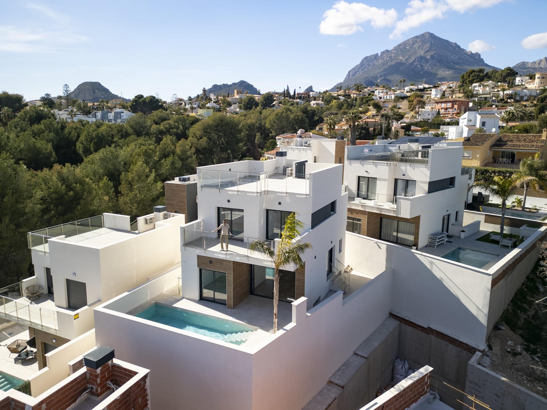 Plot perimeter and boundary wall, Coloma villa