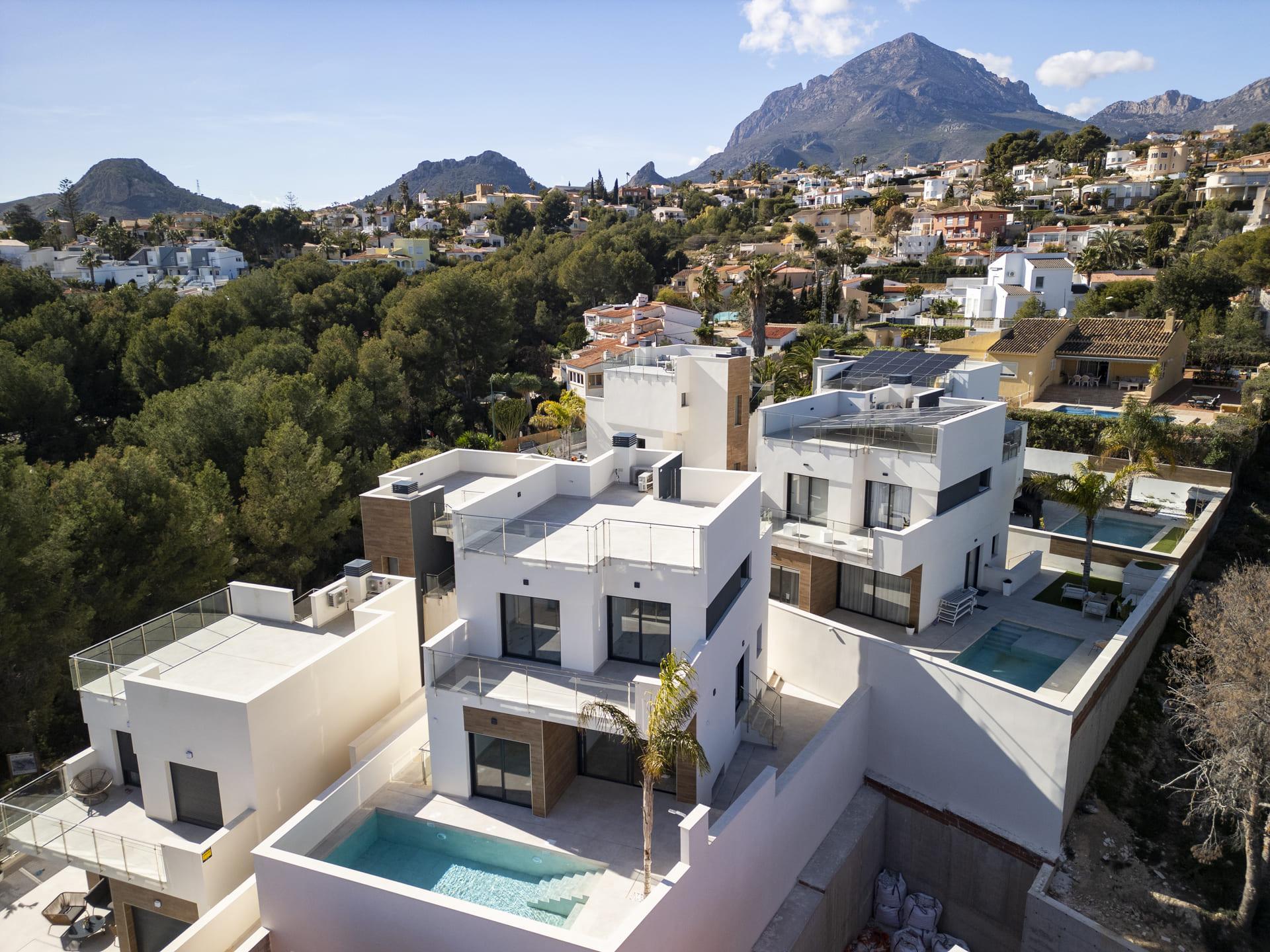 Exterior at dusk showing villa outline, Coloma, La Nucía