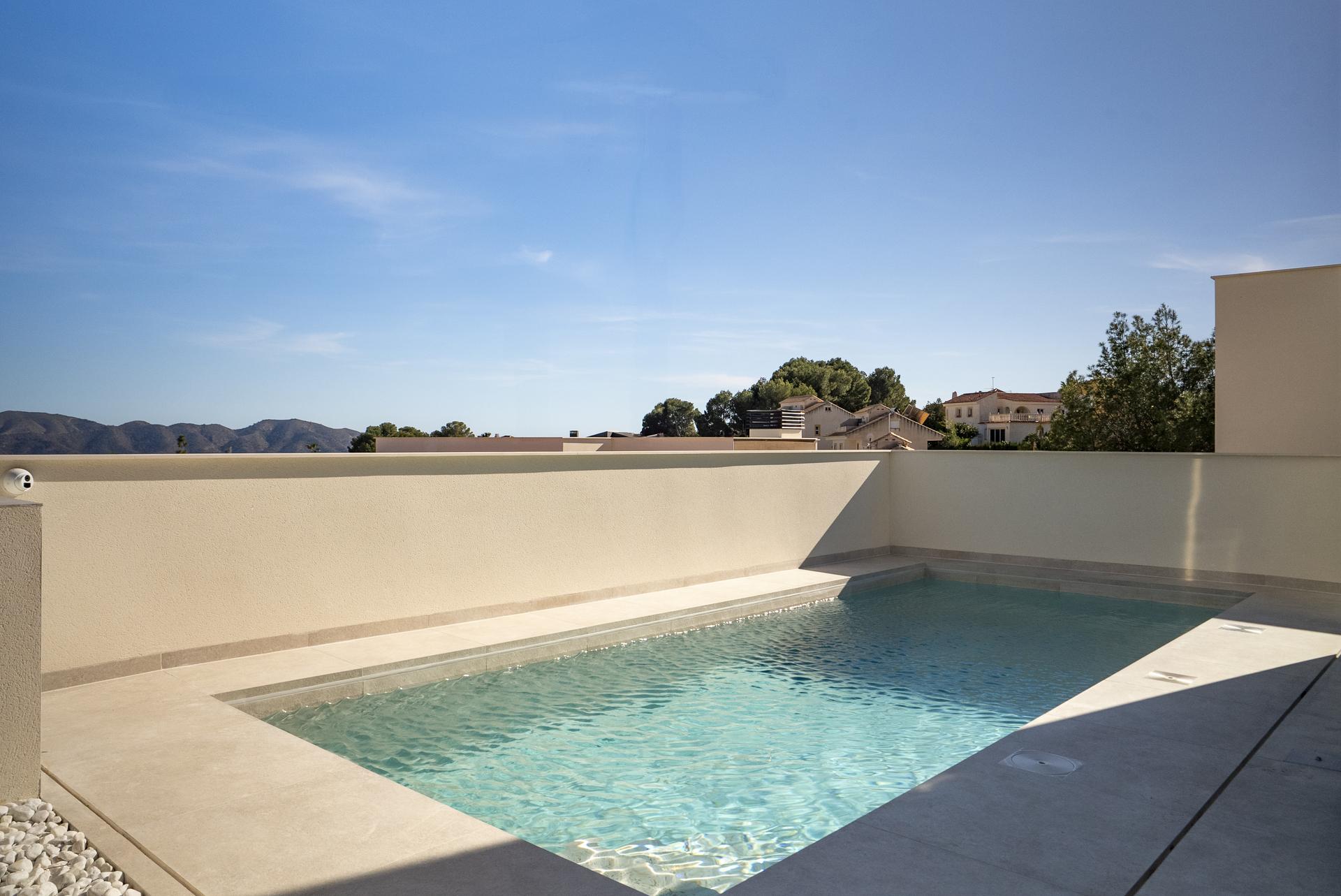 Outdoor space adjacent to solarium, Coloma, La Nucía
