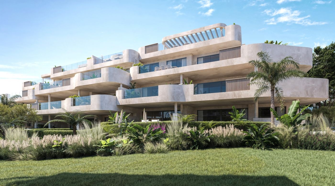 Bathroom with walk-in shower in 4-bedroom penthouse, Arroyo Vaquero, Estepona