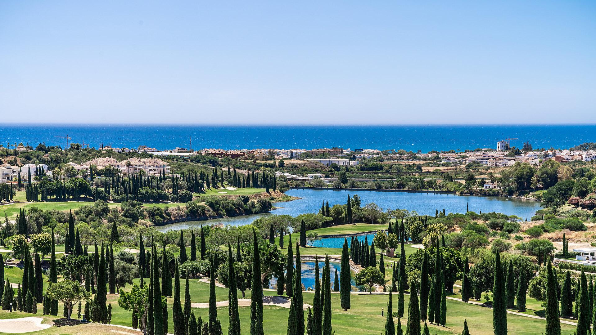 Garden and pool area on 1,769m2 plot, Los Flamingos, Benahavis