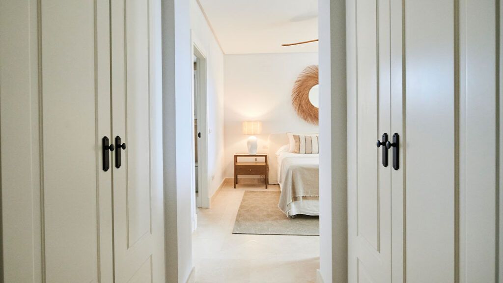 Hallway or entrance area in 2-bedroom penthouse, La Cerquilla, Marbella