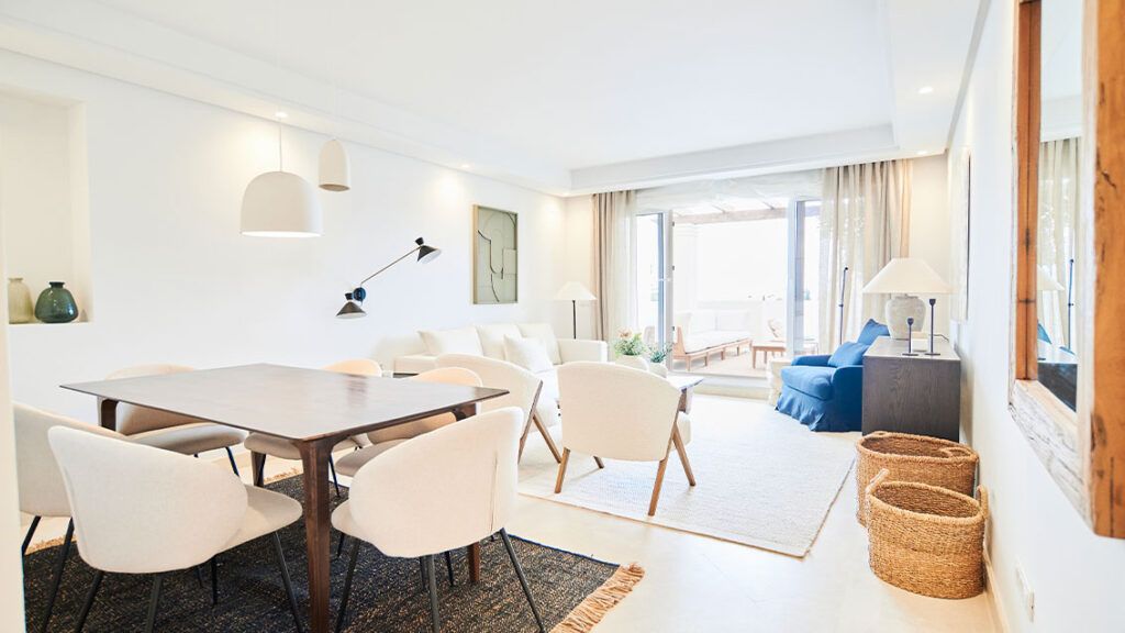 Open-plan kitchen and living space in 103m2 apartment, La Cerquilla
