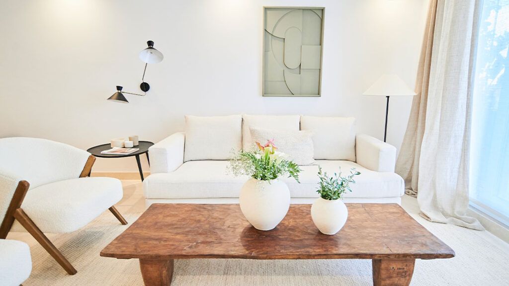 Built-in storage and hallway in new-build apartment, La Cerquilla, Marbella