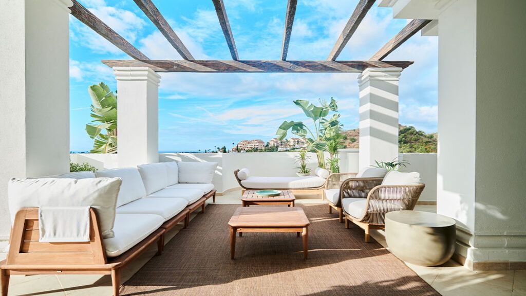 Communal pool area in new-build development, La Cerquilla, Marbella