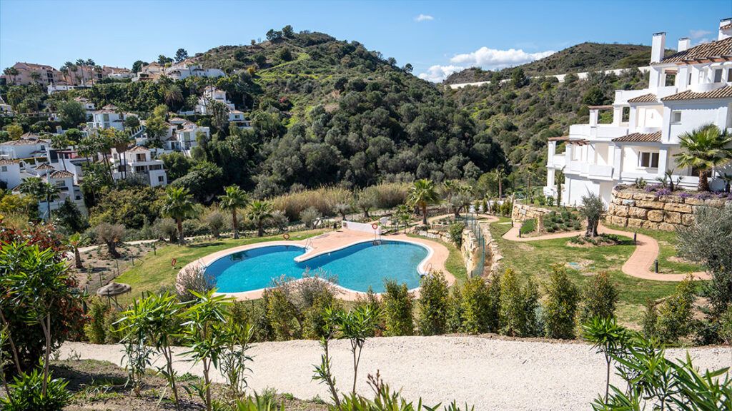 Open-plan living and dining area in 3-bedroom new-build apartment, La Cerquilla