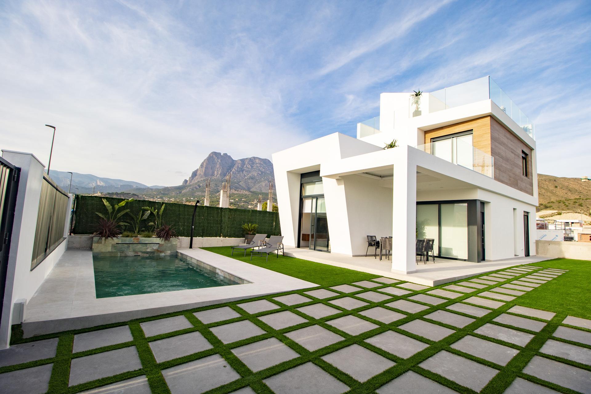 Solarium level with open views, 3-bedroom villa, Golf Puig Campana