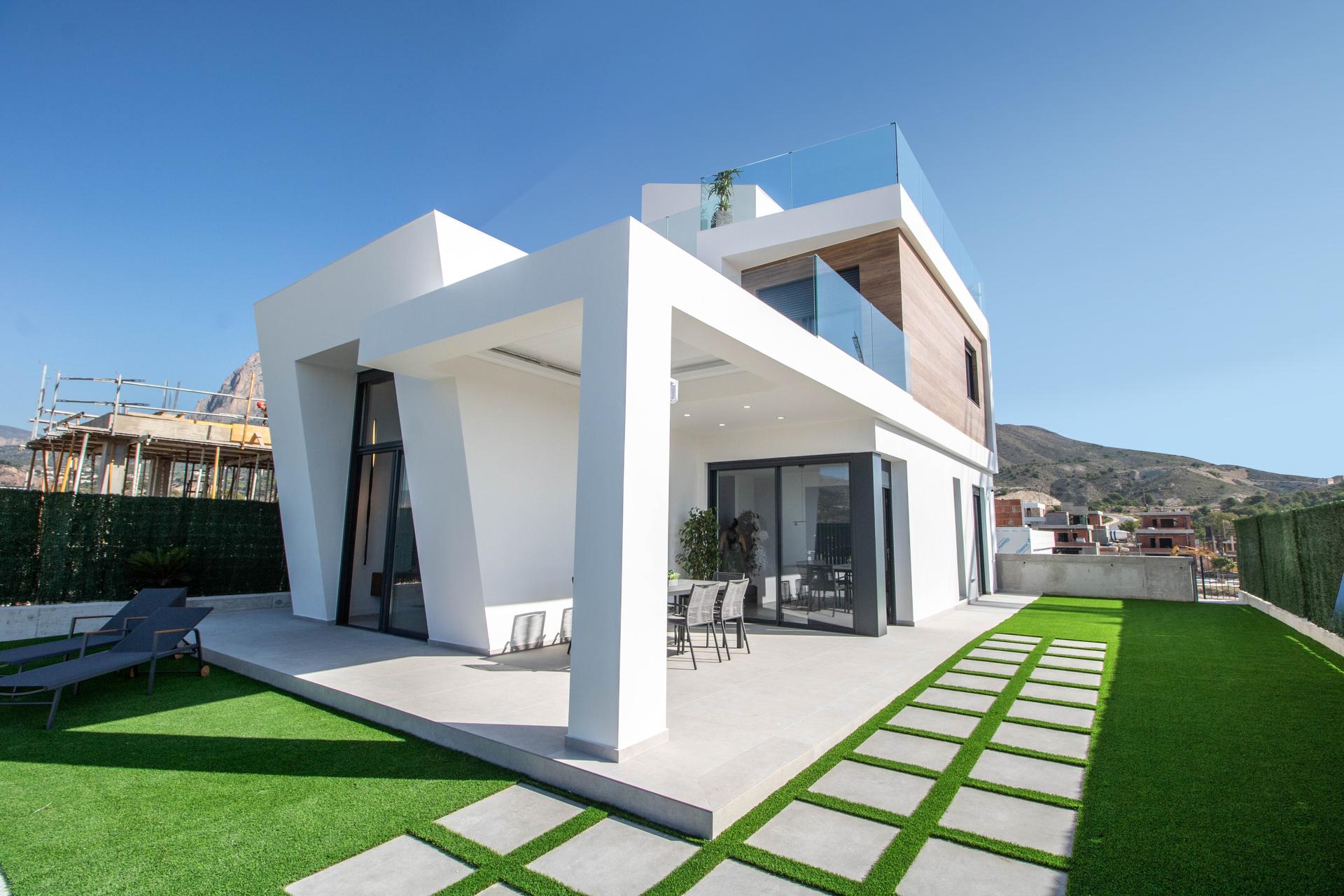 Upper-level solarium with open sky, new-build villa, Finestrat
