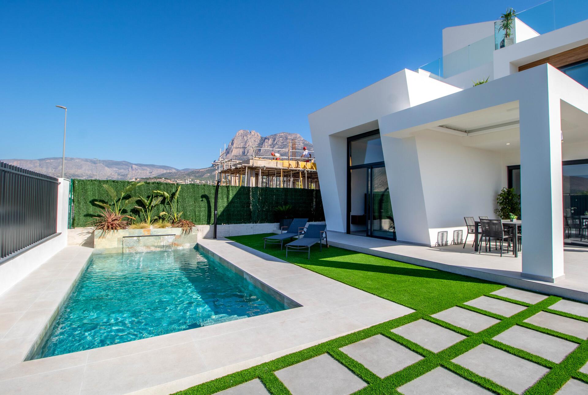 Landscaped plot around new-build villa, Golf Puig Campana