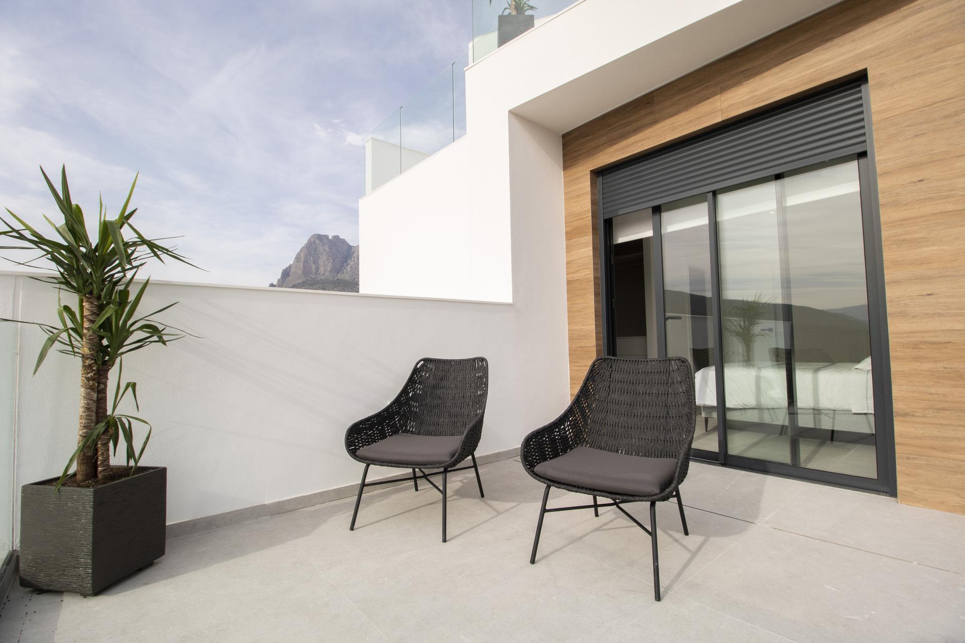 Bathroom with shower in 3-bedroom villa, Golf Puig Campana, Finestrat
