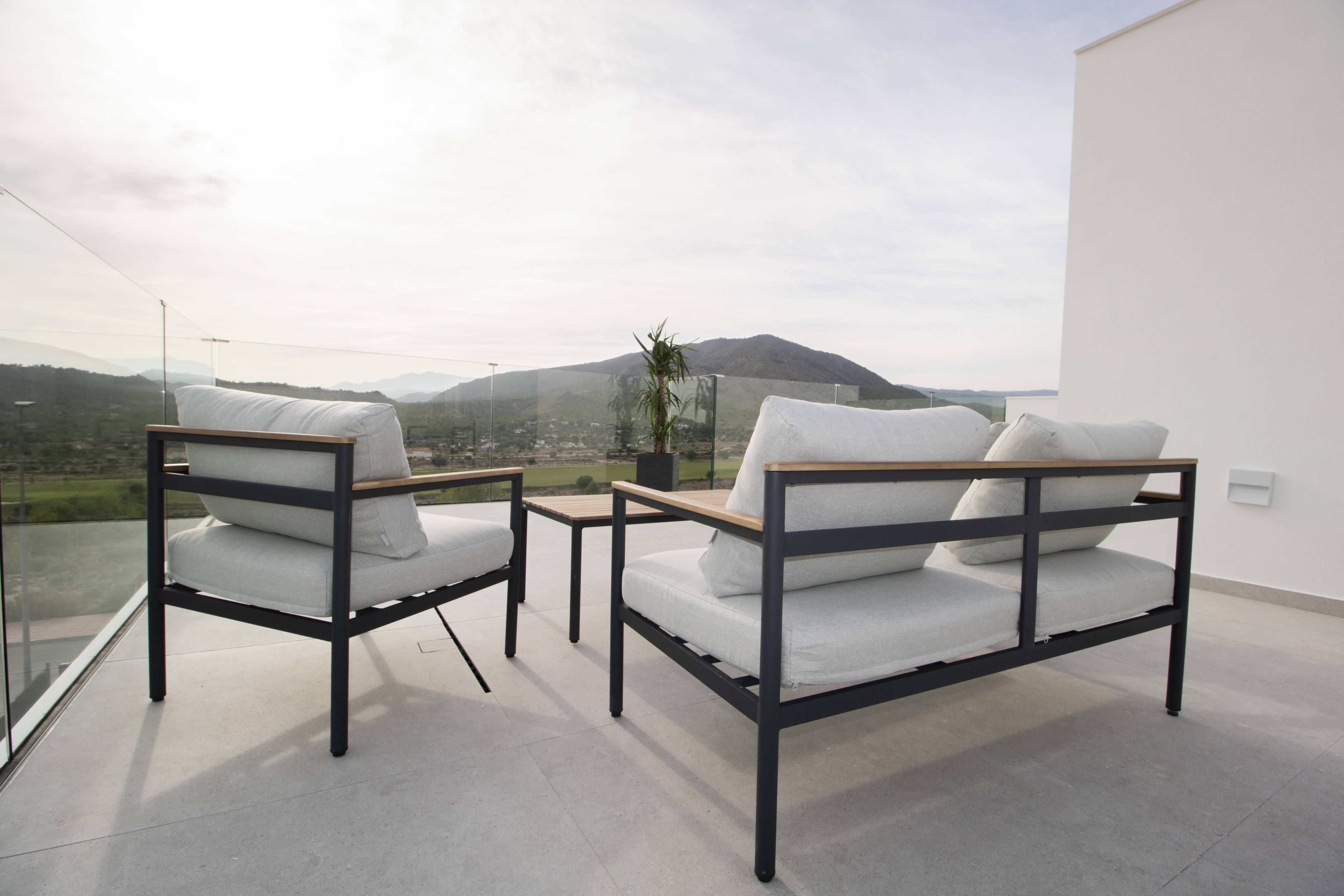 En-suite bathroom in new-build villa, Golf Puig Campana, Finestrat