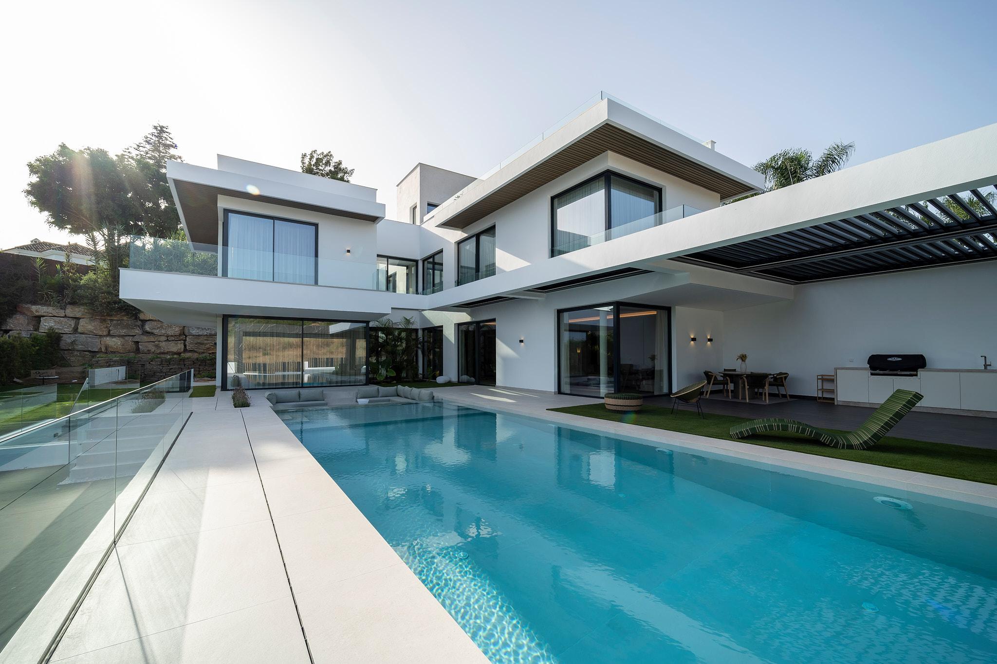 Villa for sale in El Paraíso, Estepona - exterior view of new-build 6-bedroom villa