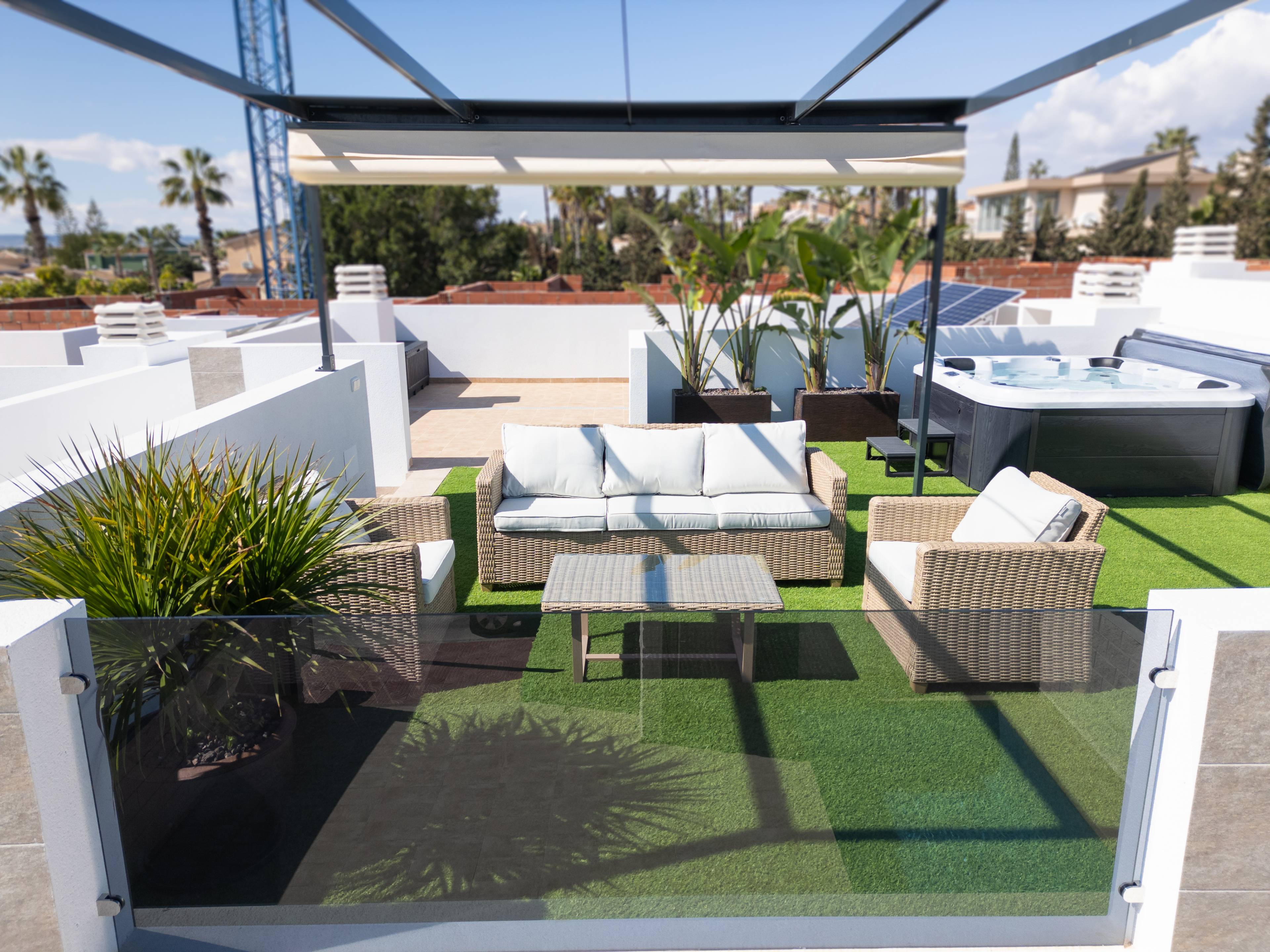 Exterior side view of new-build villa in La Marina, San Fulgencio