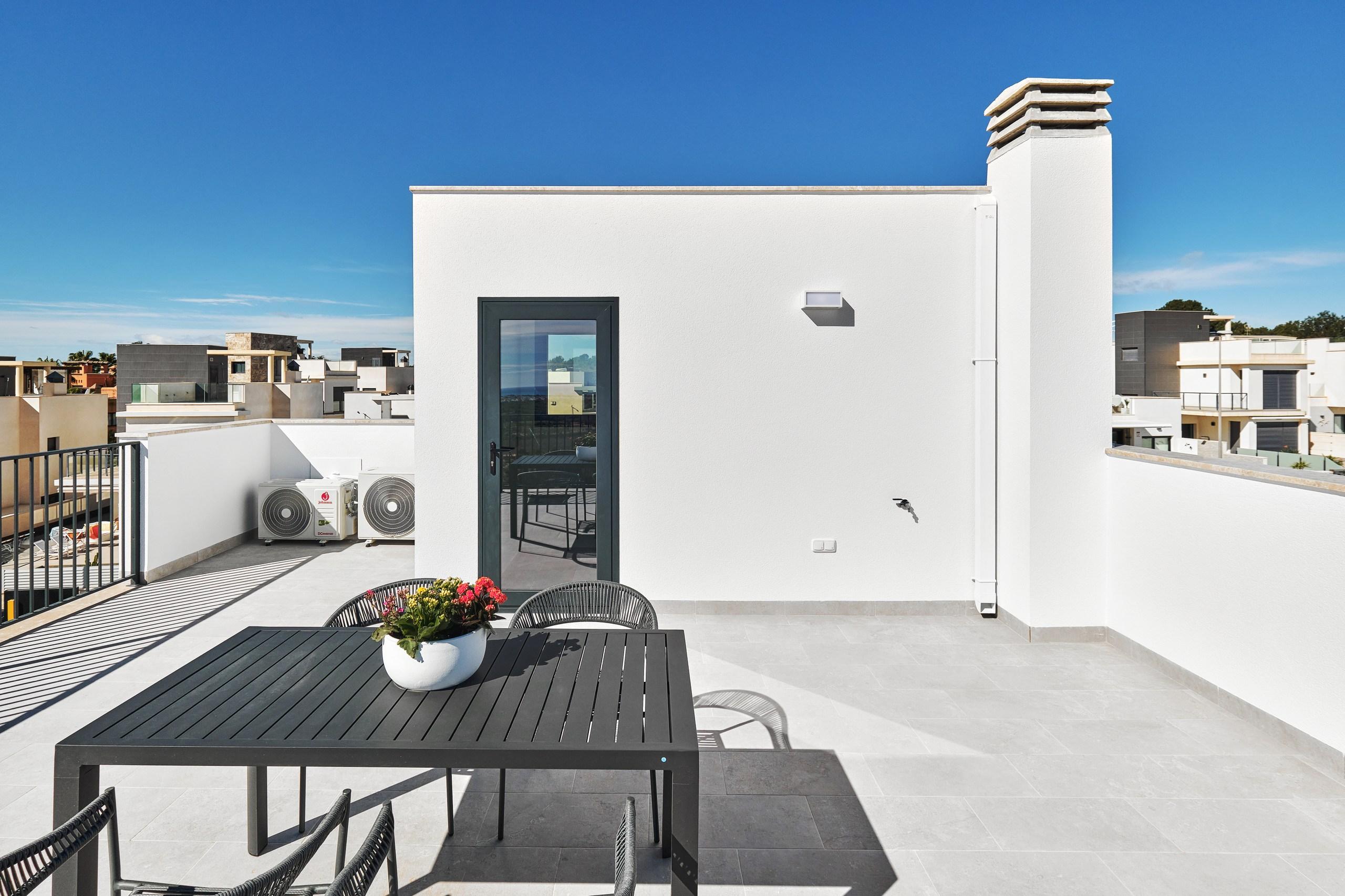 Hallway and interior passage in new-build villa, Bellavista