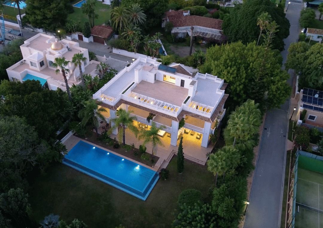 Ground-floor outdoor area and garden, 7-bedroom villa, Casasola
