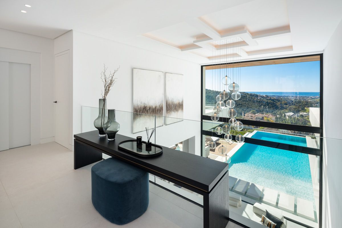 Fifth bedroom in new-build villa in La Quinta, Benahavis