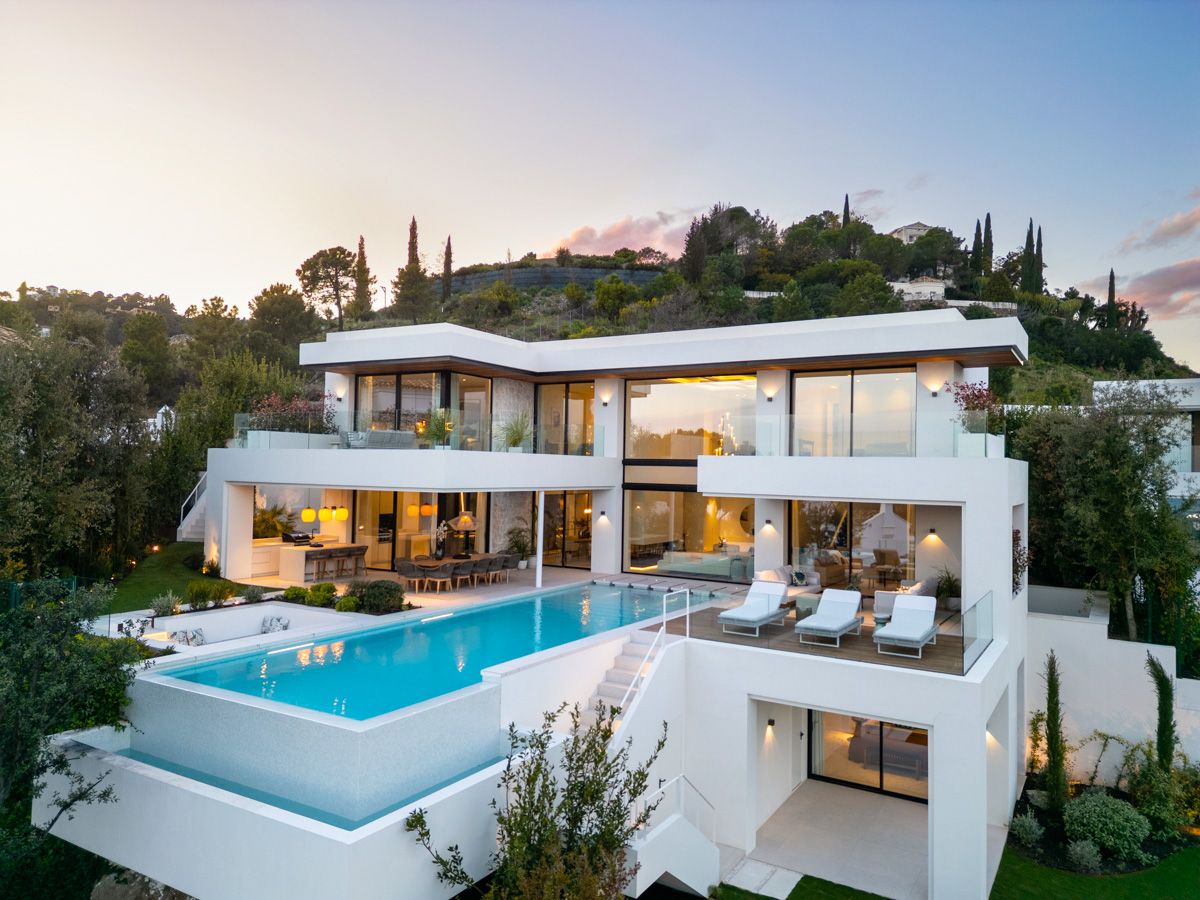 Rear garden of 6-bedroom new-build villa, La Quinta