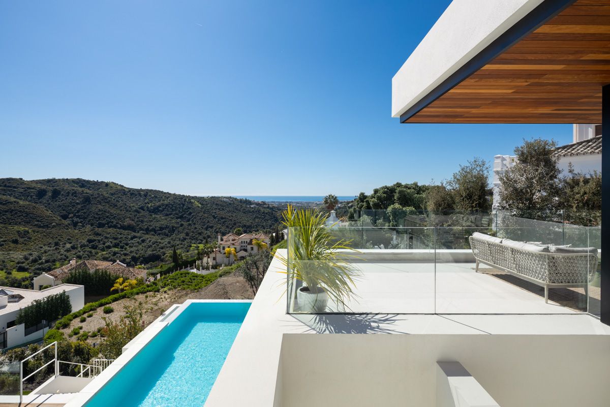 Utility or laundry room in new-build villa, La Quinta, Benahavis