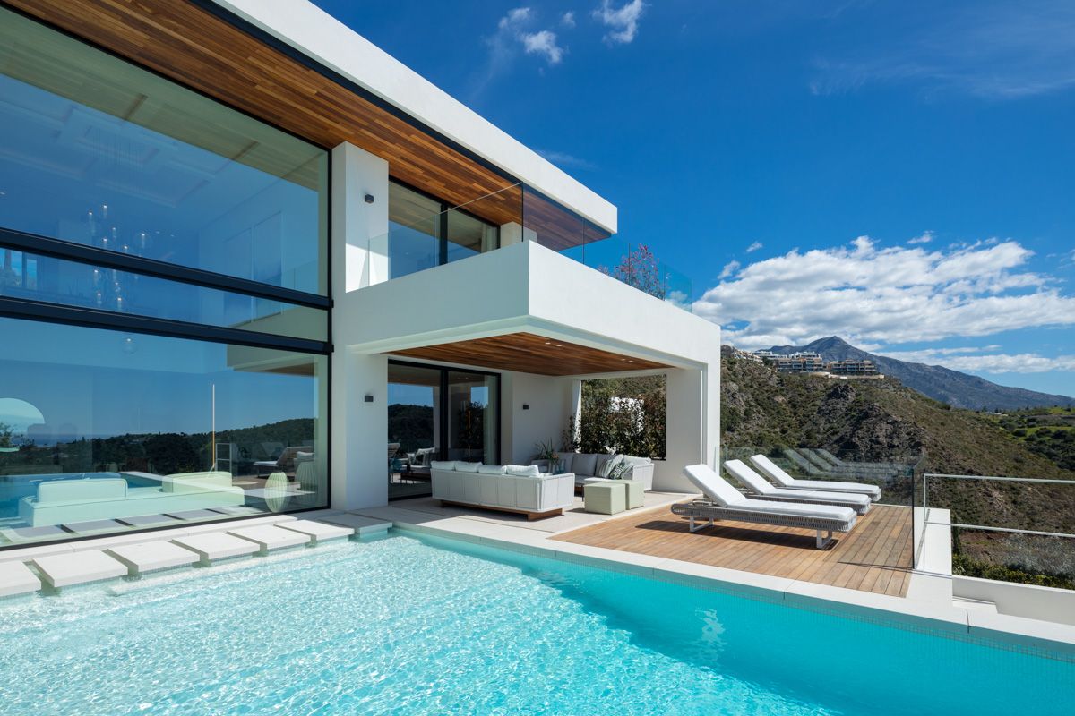 Bathroom detail in new-build villa in La Quinta, Benahavis
