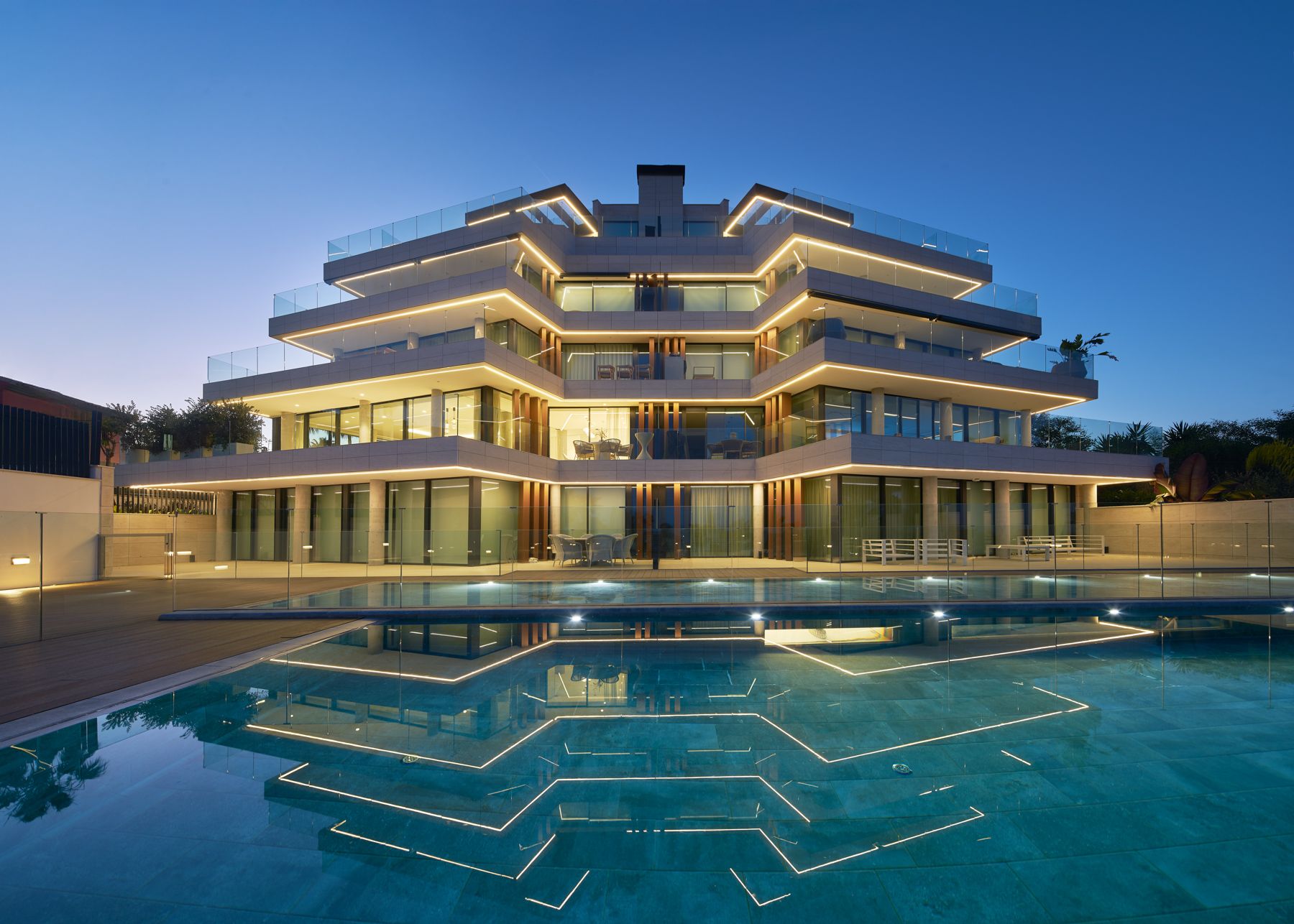 Entrance hall in 3-bedroom new-build apartment, Guadalobón, Estepona