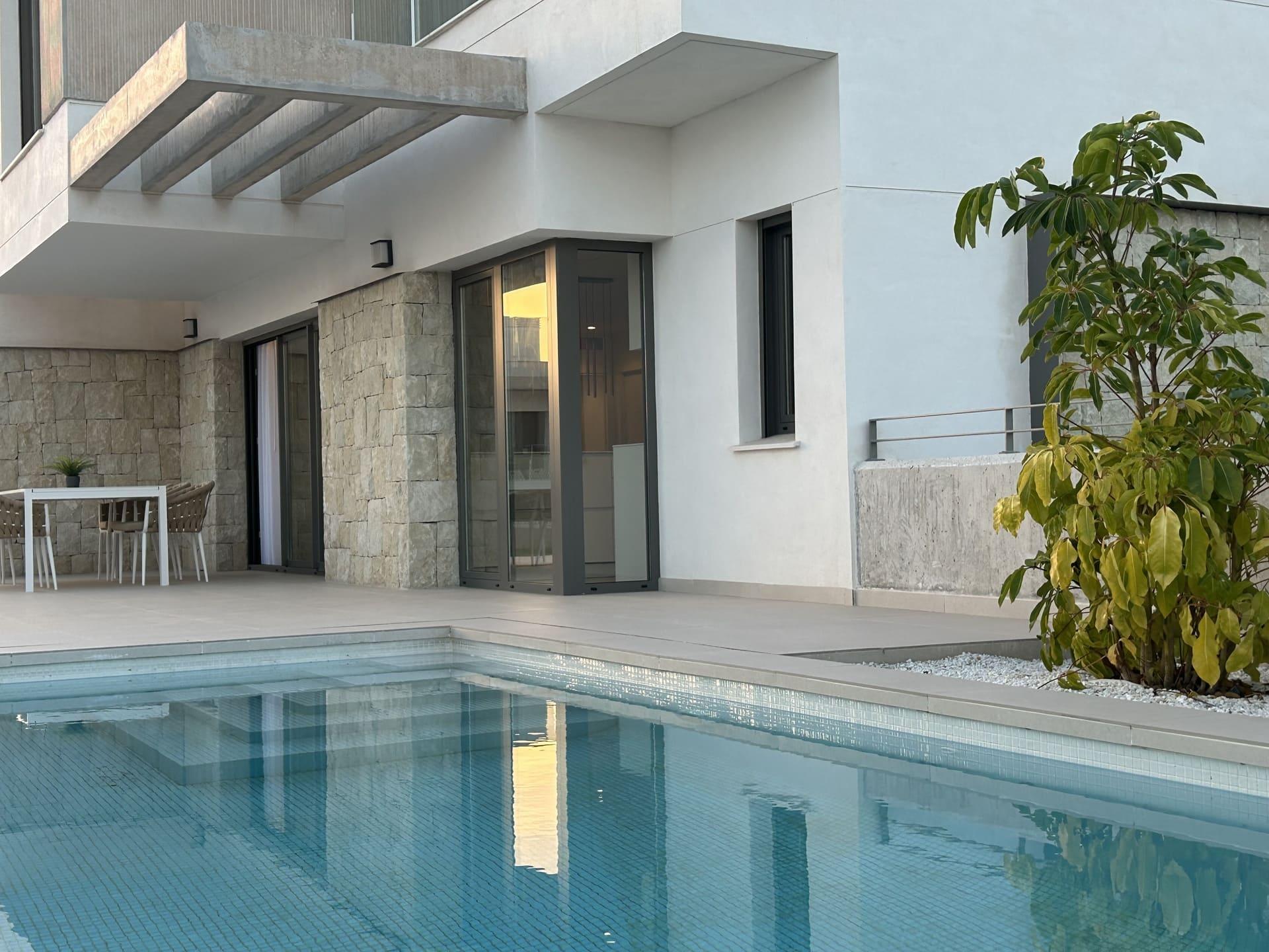 Bathroom fixtures in 2-bedroom townhouse, Finestrat Hills