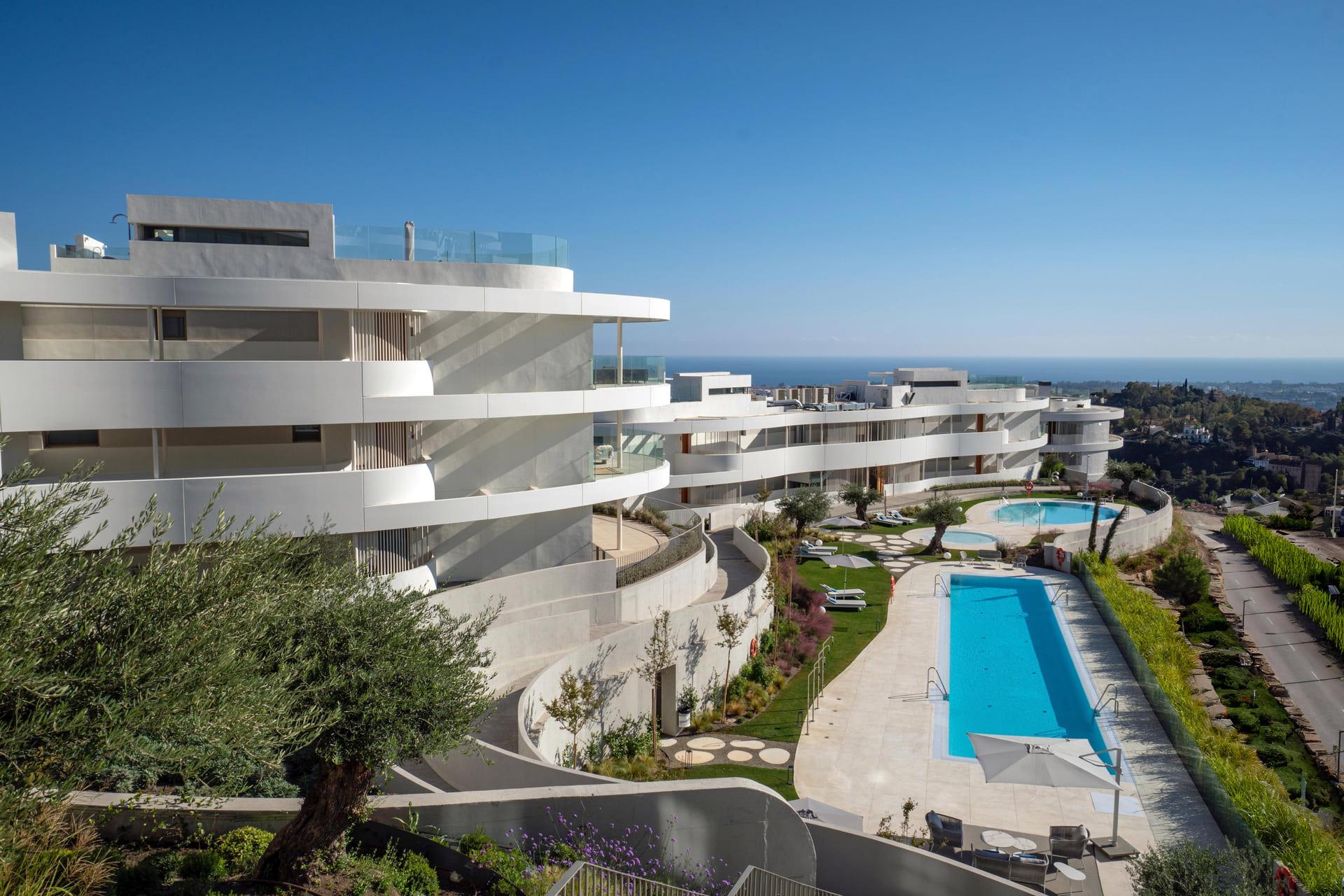 Interior corridor in 4-bedroom penthouse, La Quinta, Benahavis