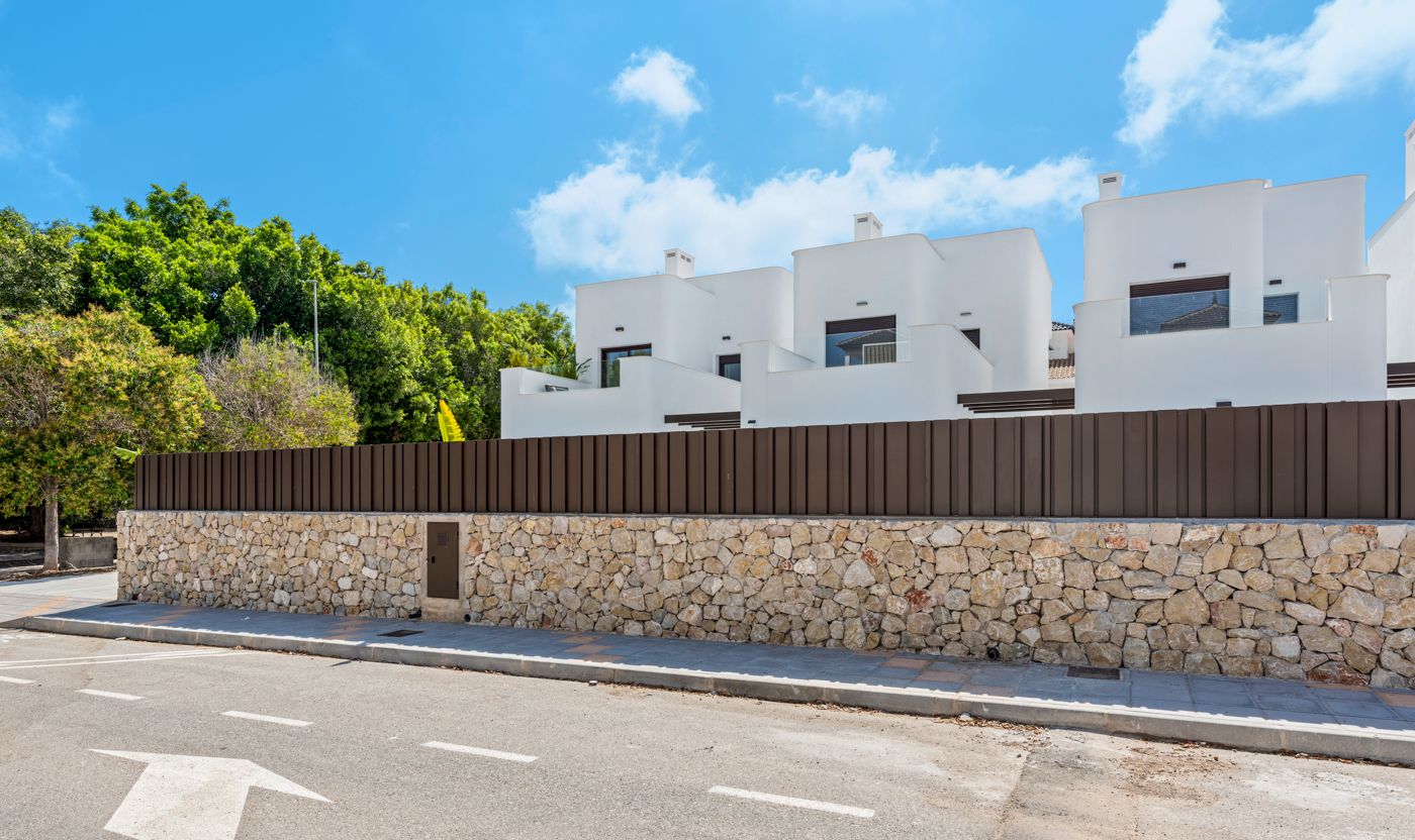 Ground-floor layout showing living and kitchen area, villa, Mil Palmeras
