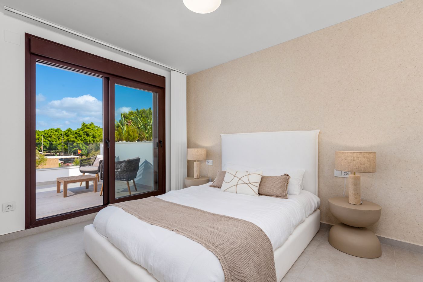 Bathroom with shower in 3-bedroom new-build villa, Mil Palmeras