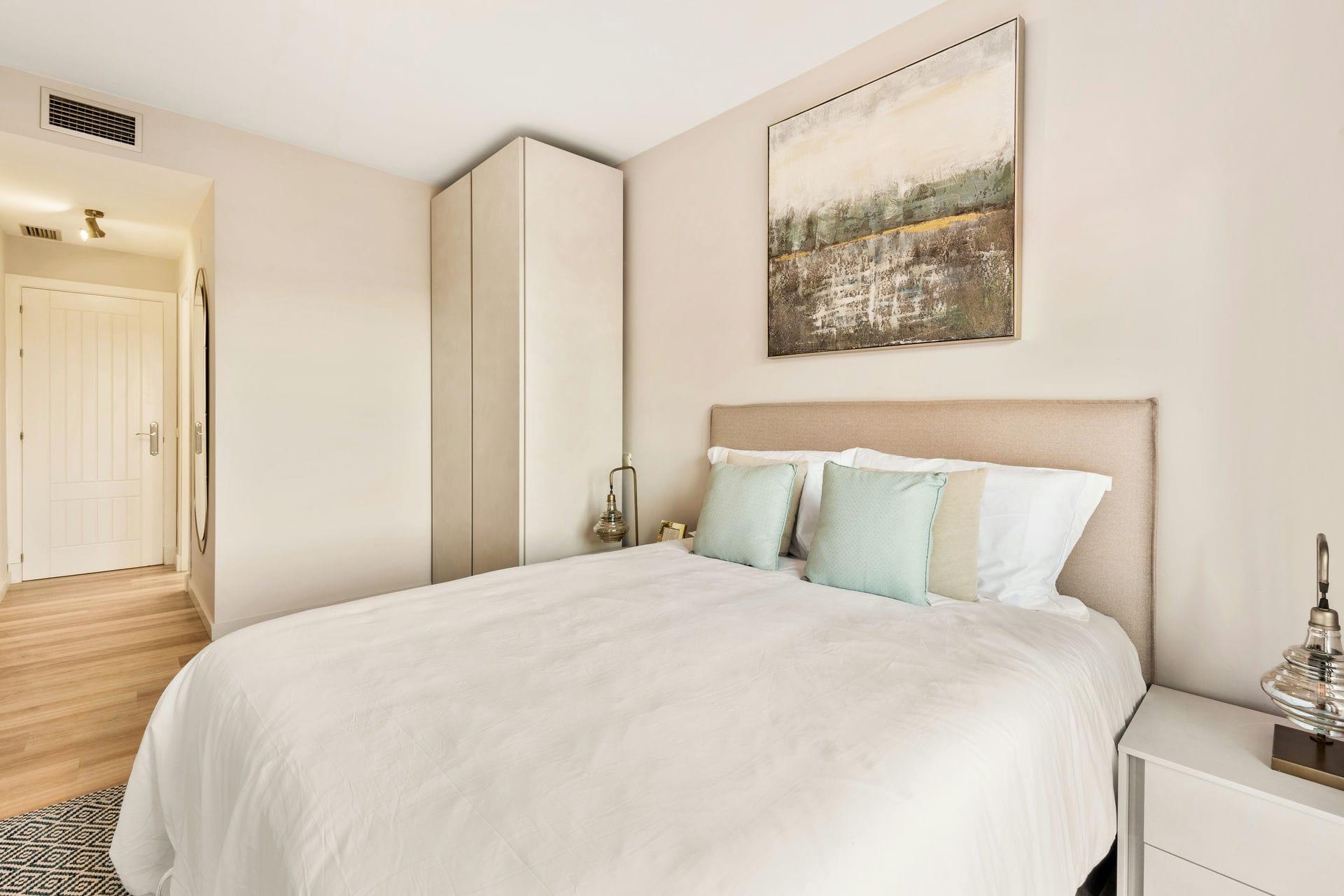 Kitchen worktop and appliances in 2-bedroom apartment, Cortés