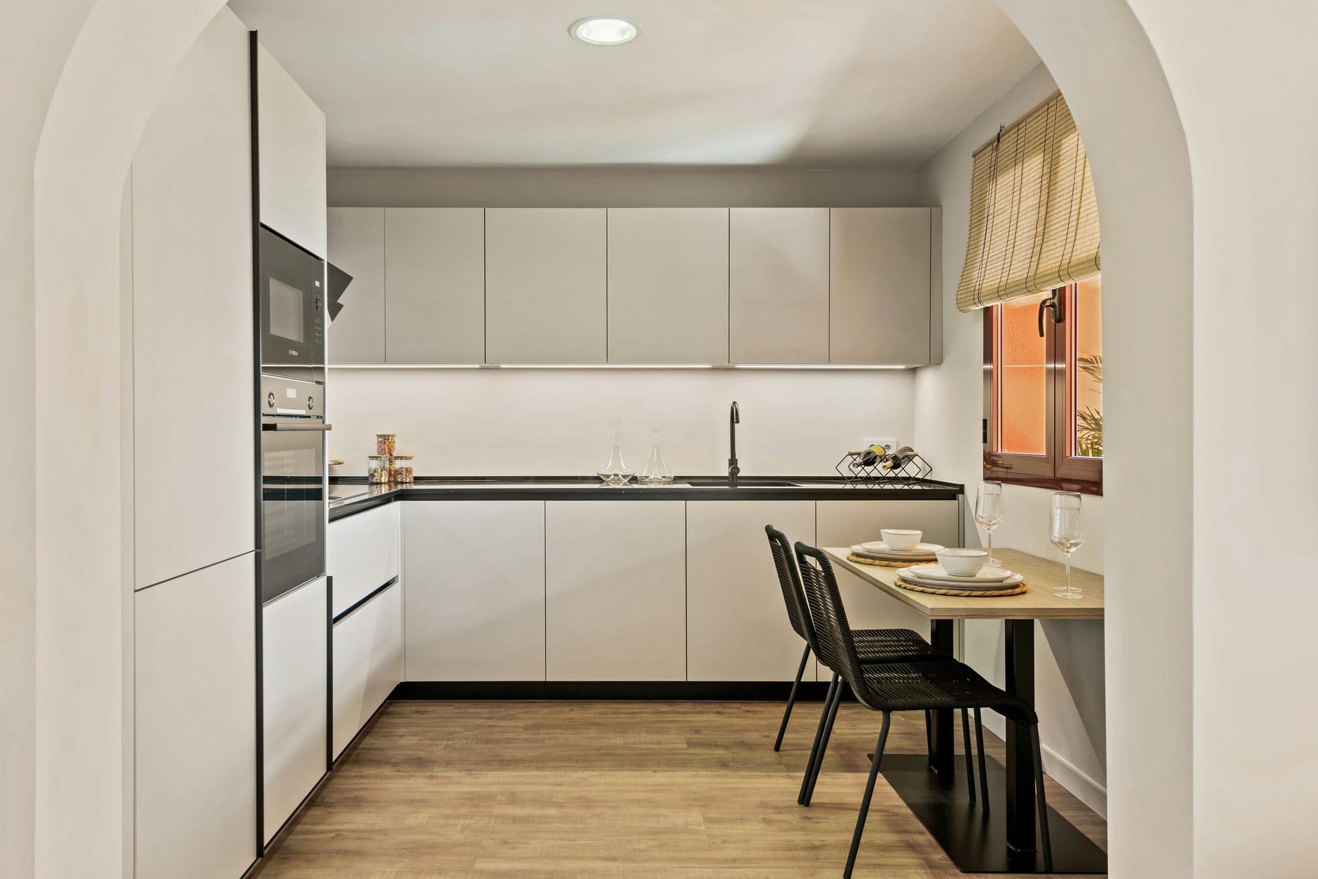 Hallway and interior layout, new-build apartment, Cortés, Benahavis