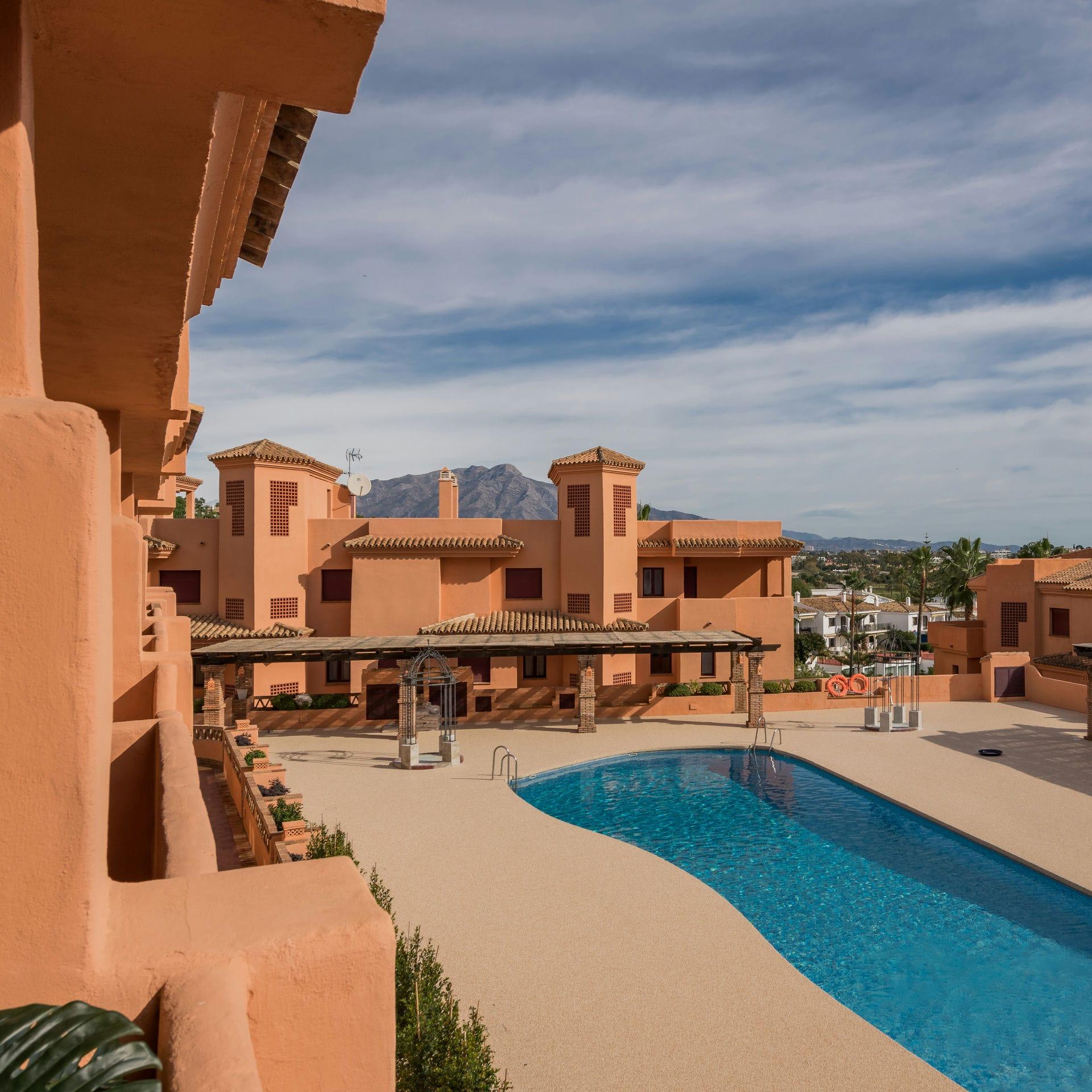 Landscaped communal garden, new-build development, Cortés, Benahavis