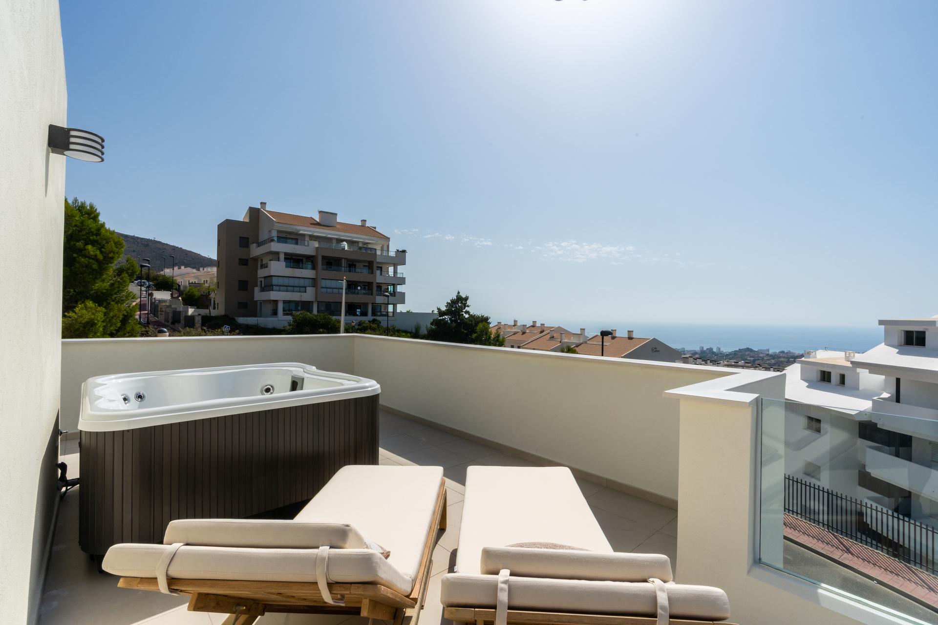 View of communal pool from apartment, Montealto, Benalmádena