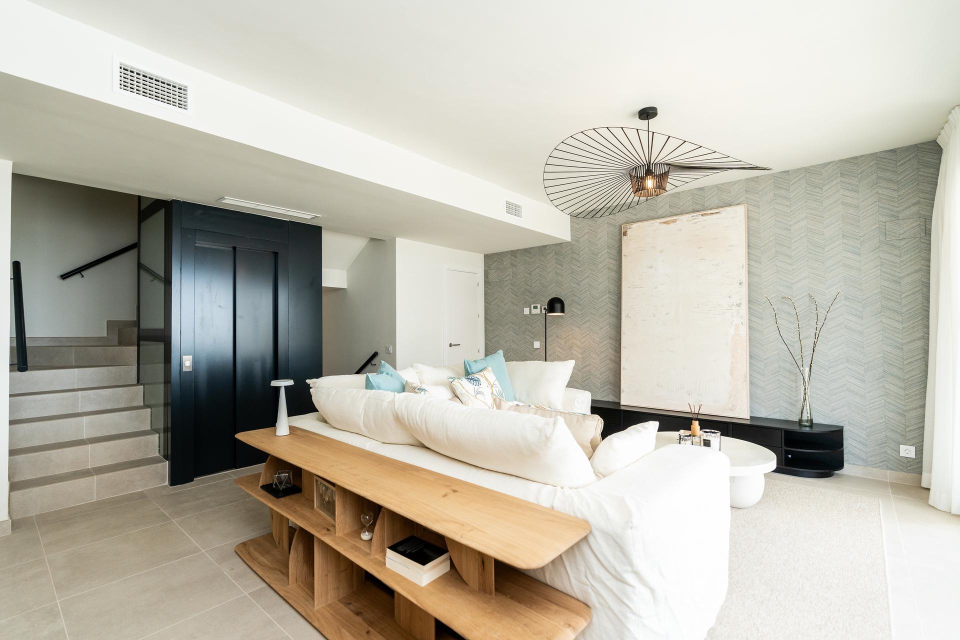 Bathroom with shower in new-build apartment, Montealto, Benalmádena