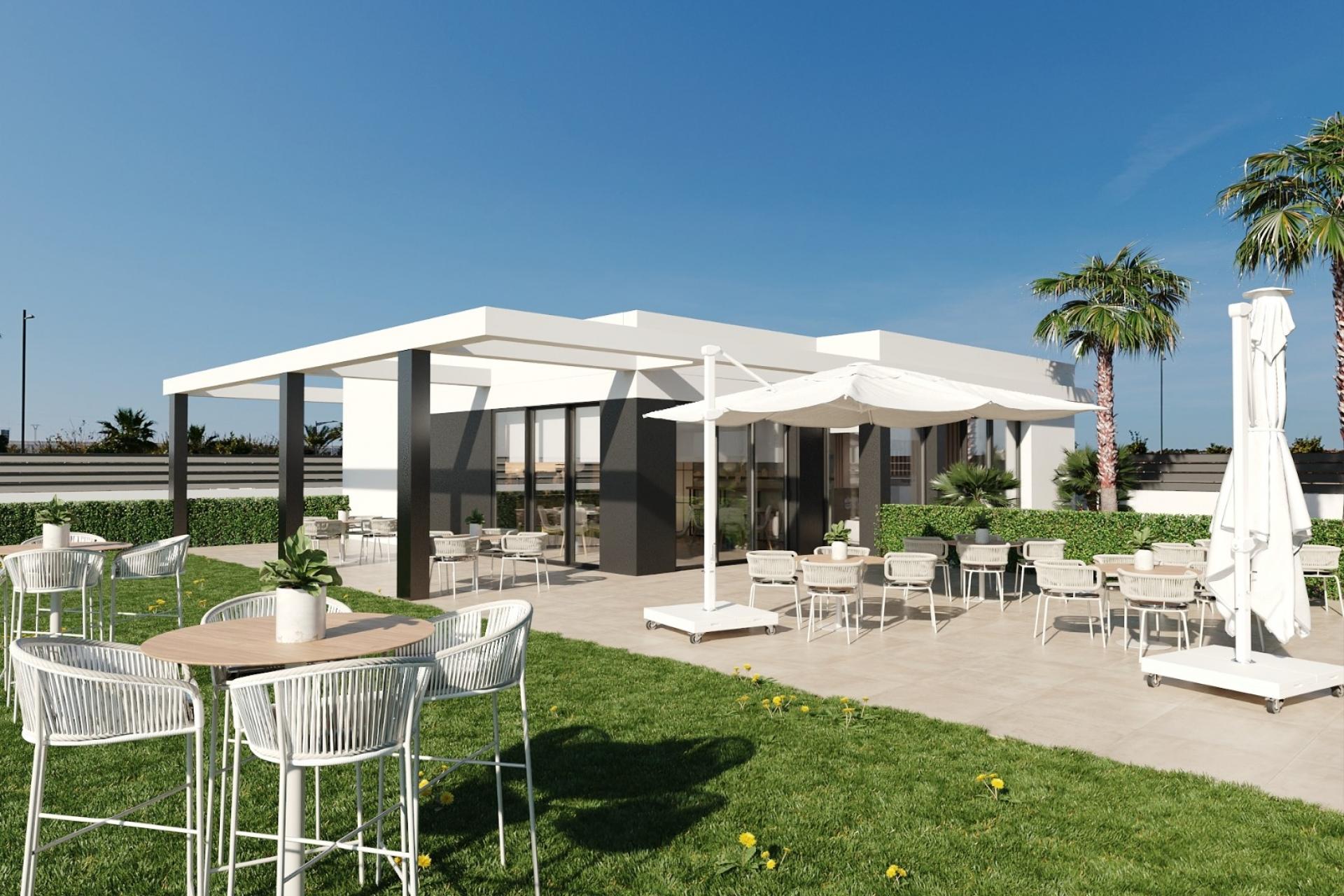 Complex grounds of the apartment in Dolores de Pacheco-Santa Rosalía, Los Alcázares (view 40)