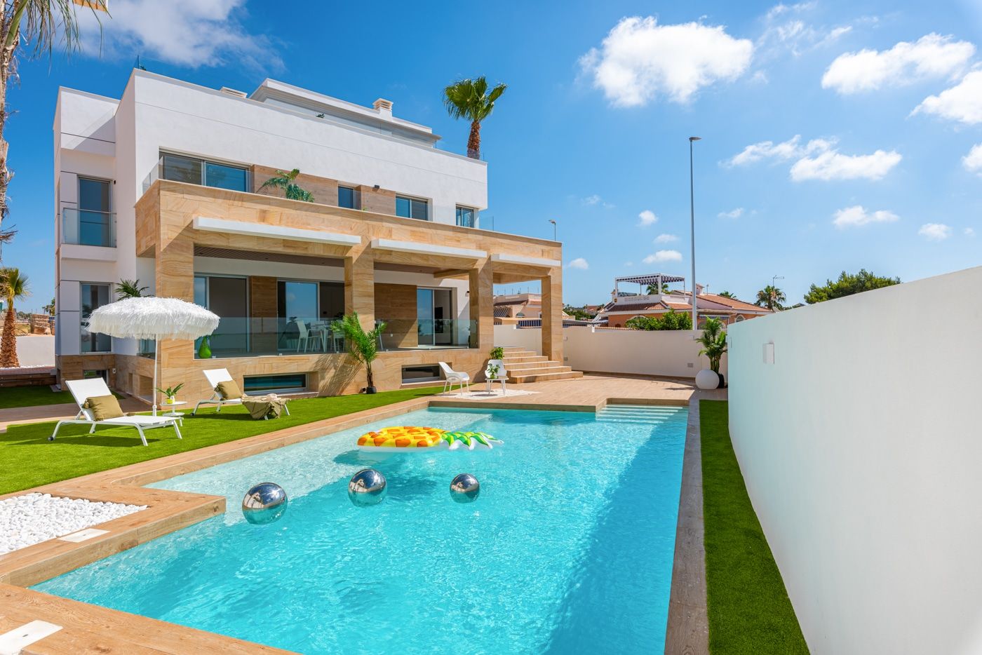 Communal pool area within the La Fiesta development, Rojales
