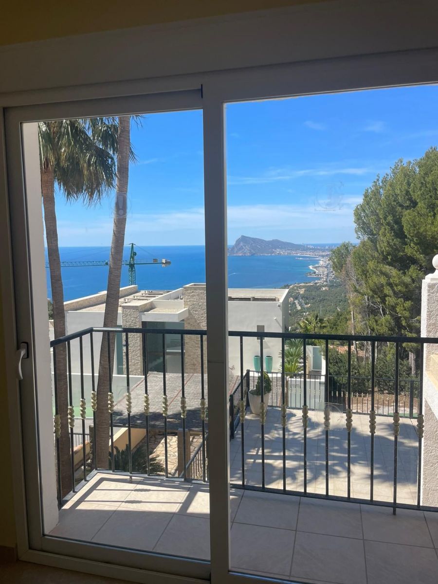 Main bedroom in 3-bedroom villa, Zona de Mascarat, Altea