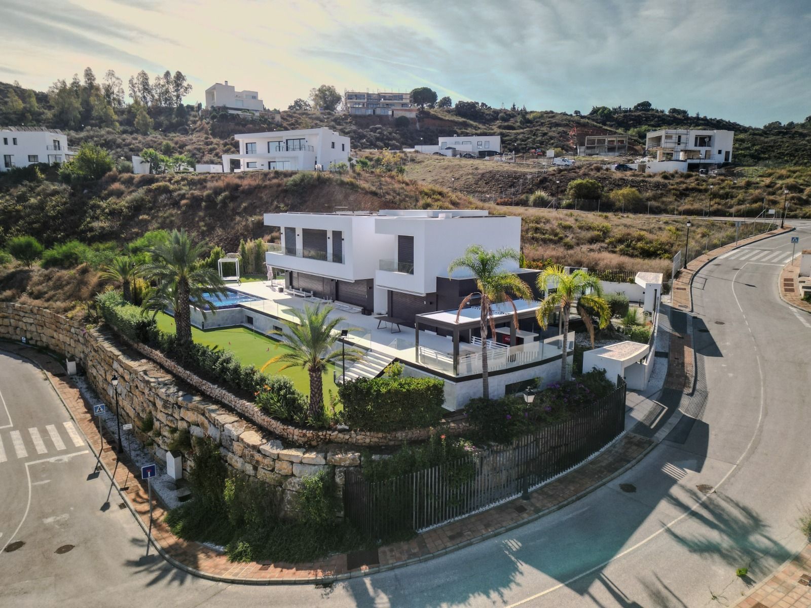 Covered outdoor terrace with seating area, La Cala Golf villa