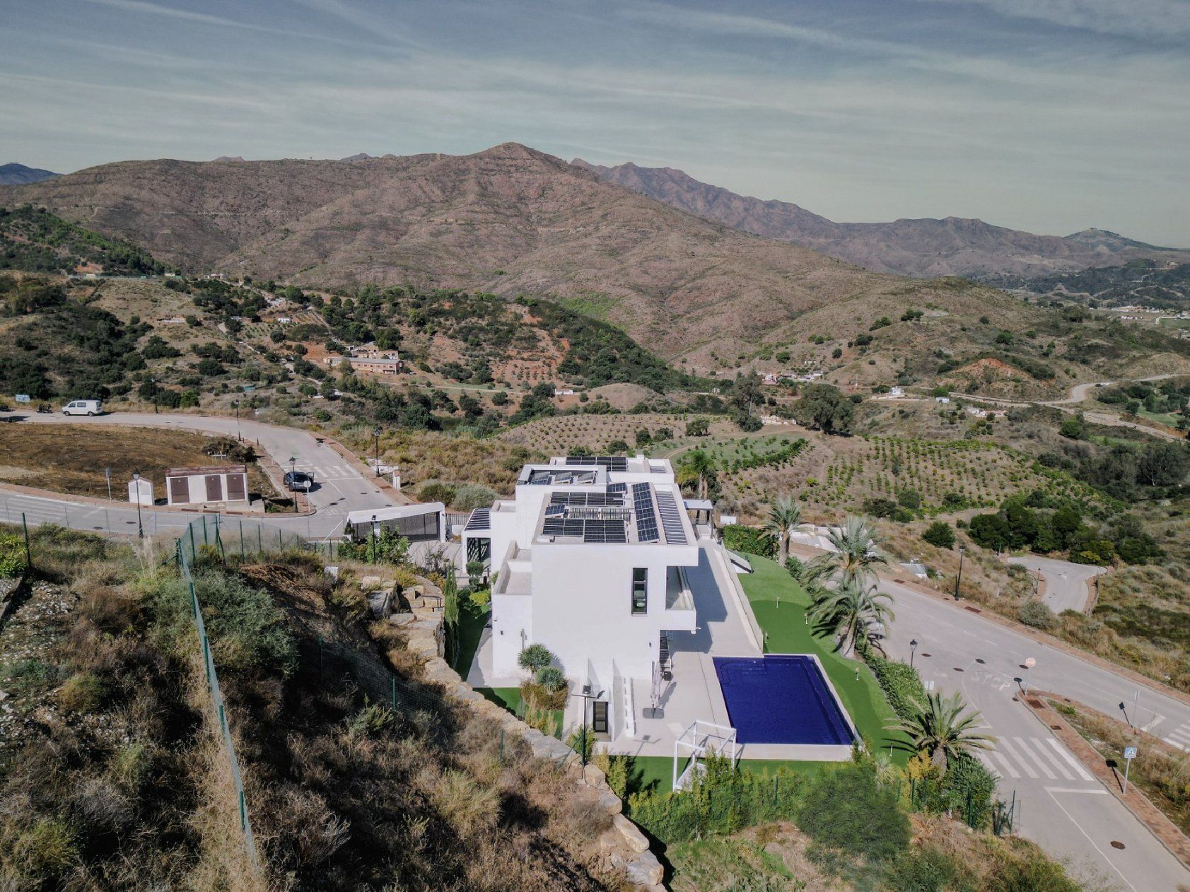 Open-plan living and dining area in 5-bedroom villa, La Cala Golf