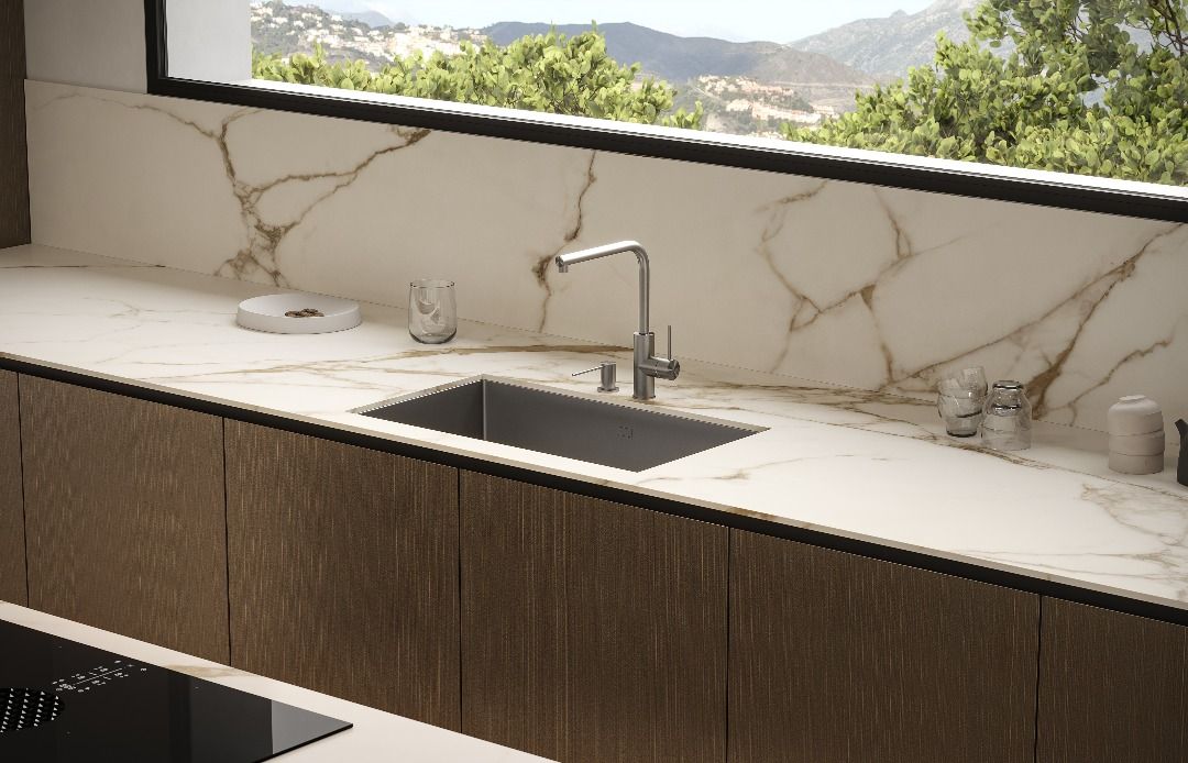 Second bedroom in new-build apartment on first floor, La Quinta, Benahavis