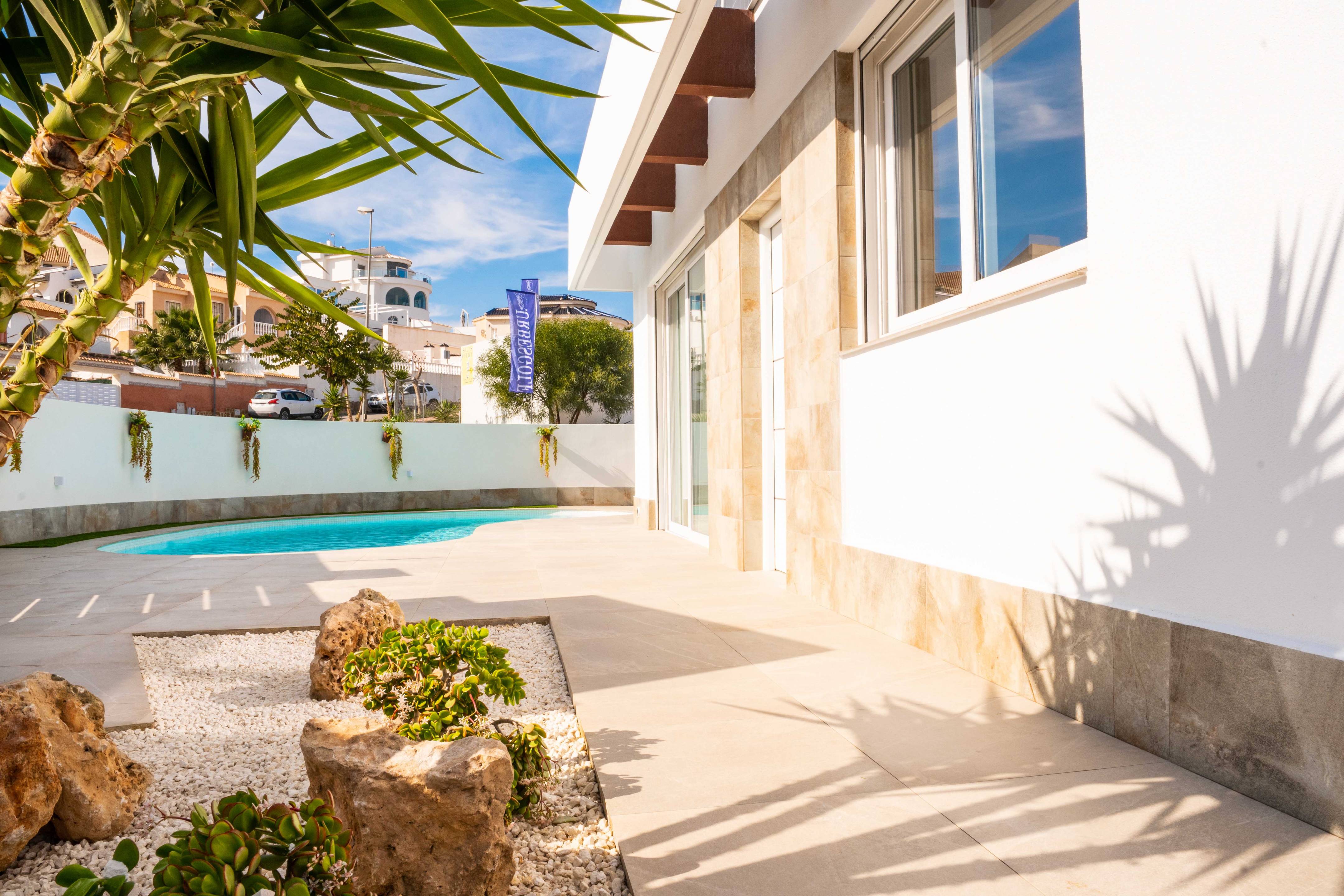 Exterior corner view of new-build villa, La Marquesa, Rojales