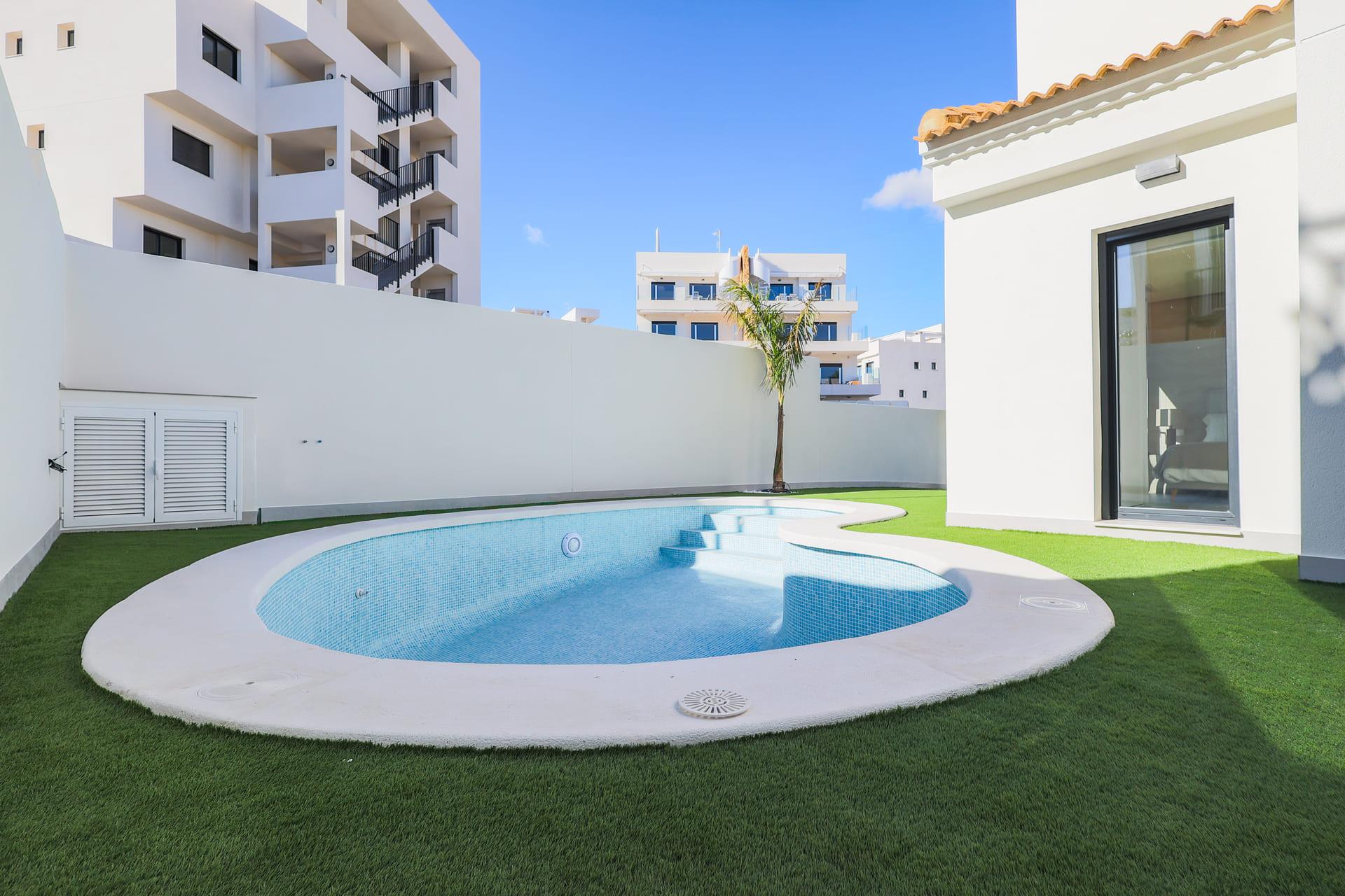 Interior room with natural light, 3-bedroom villa, Lomas de Campoamor-Las Ramblas