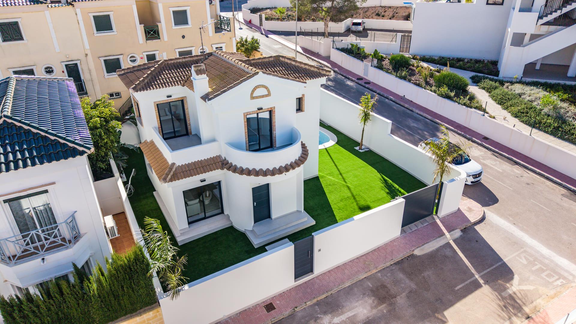 Living space looking towards kitchen, 3-bedroom villa, Lomas de Campoamor-Las Ramblas