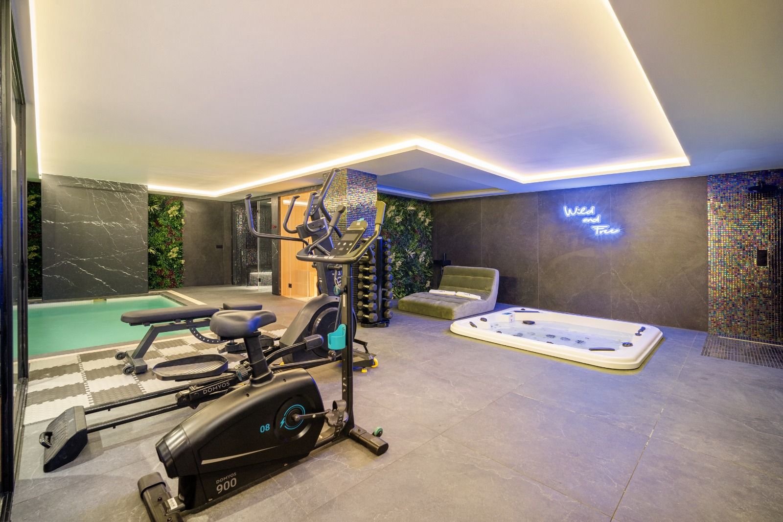 Hallway and staircase in 6-bedroom villa, Las Brisas, Marbella